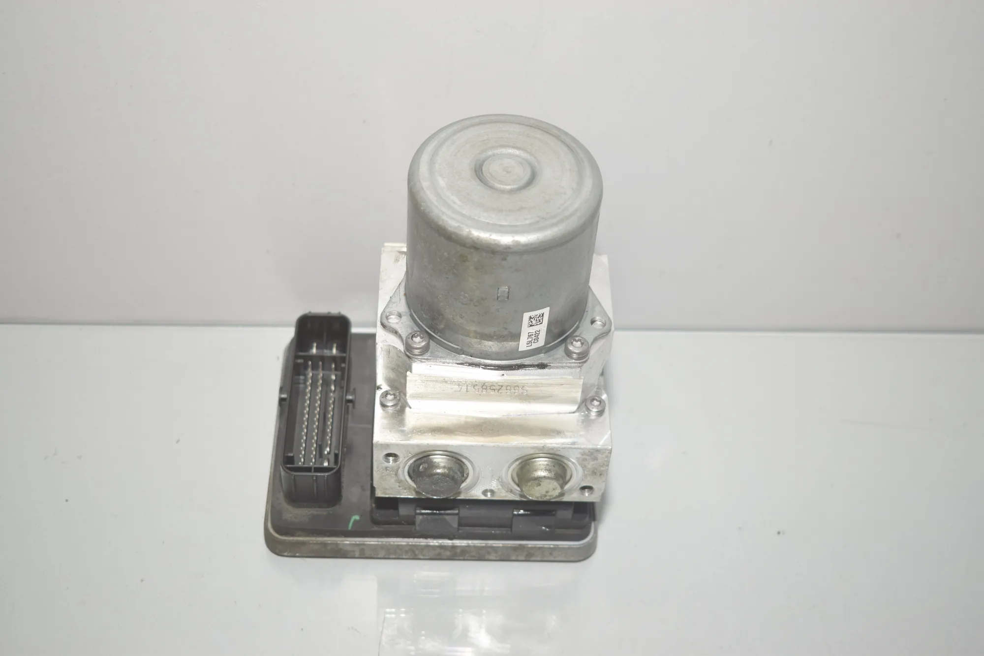 Distance Radar Sensor – OEM 6819153 · BMW 7 (G11, G12) 730 d 2016 – 12