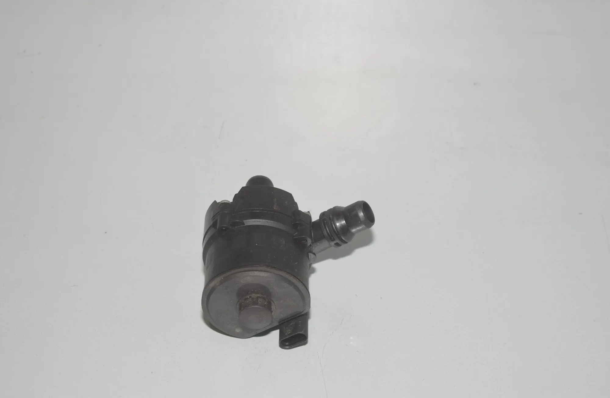 Auxiliary Water Pump – OEM 9372723 · BMW 7 (G11, G12) 730 d 2016