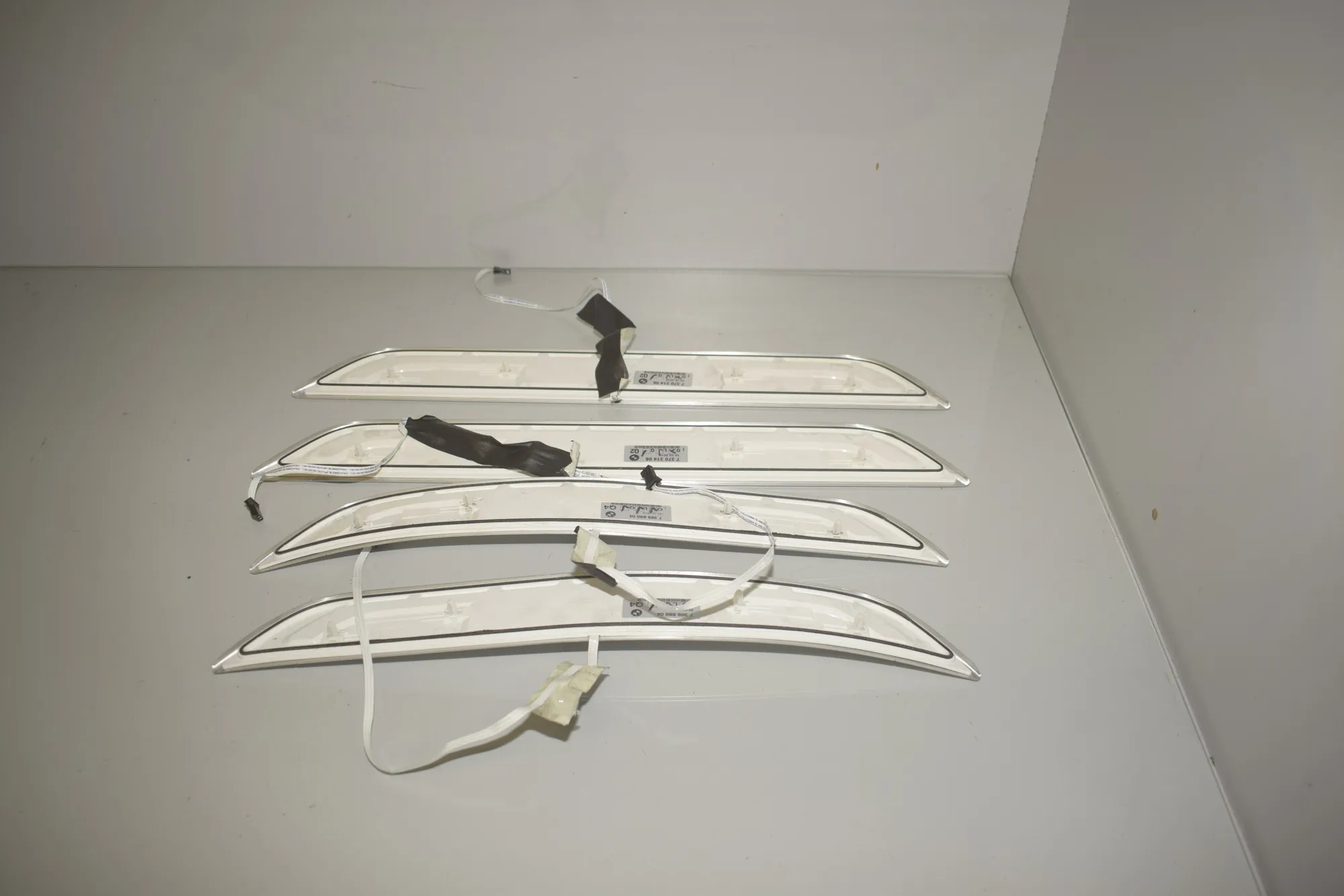 Door Sill Trim Kit – OEM 7369889 · BMW 7 (G11, G12) 730 d 2016 – 4