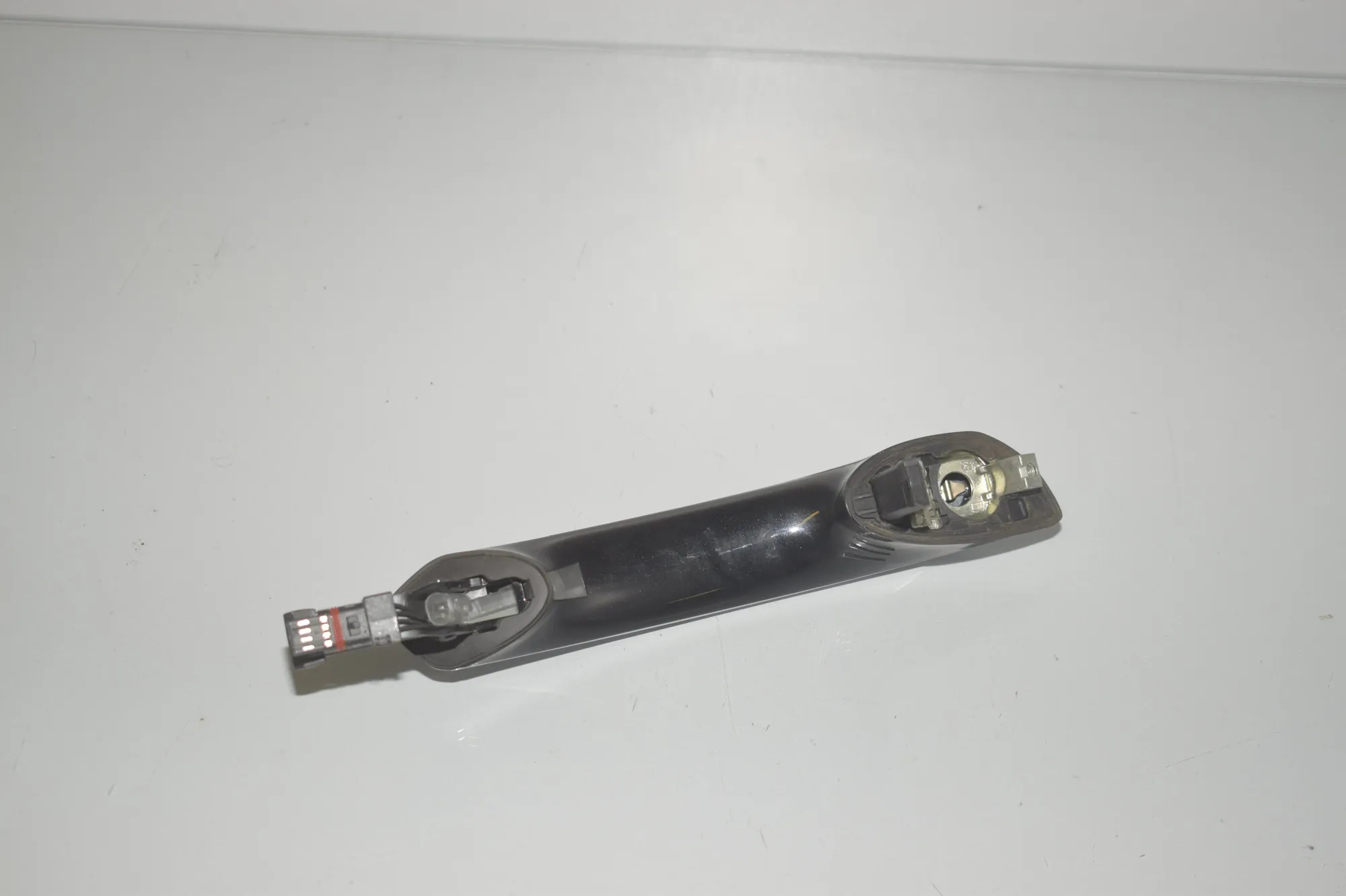 Front Left Door Exterior Handle – OEM 7472725 · BMW 7 (G11, G12) 730 d 2016 – 5