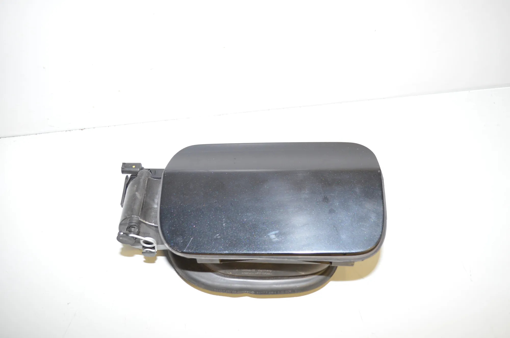 Fuel Tank Flap Cap – OEM 7238100 · BMW 3 (F30, F80) 330 d xDrive 2015
