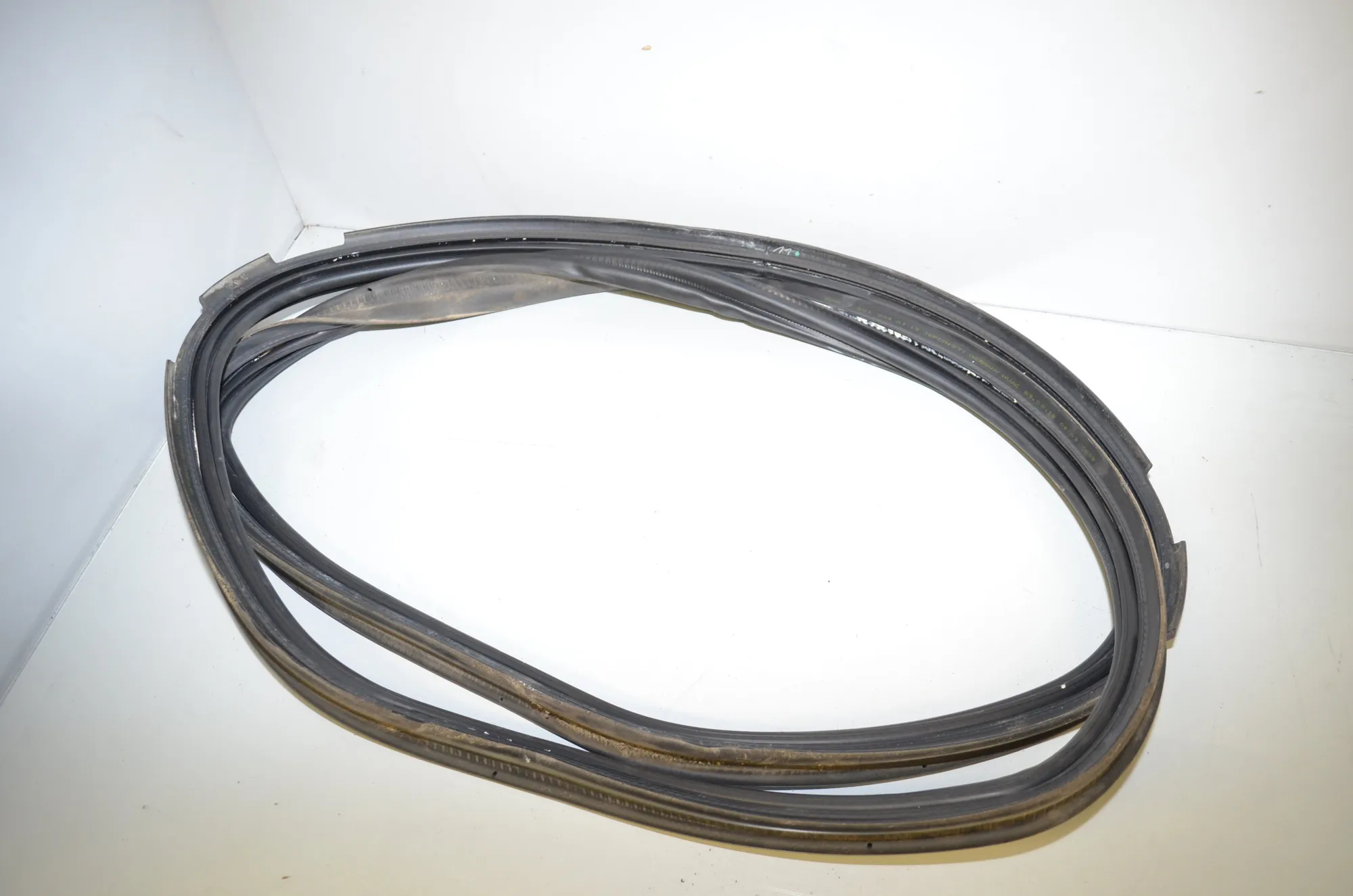 Tailgate Rubber Seal – OEM 7440481 · BMW 2 Active Tourer (F45) 225 i 2015 – 2