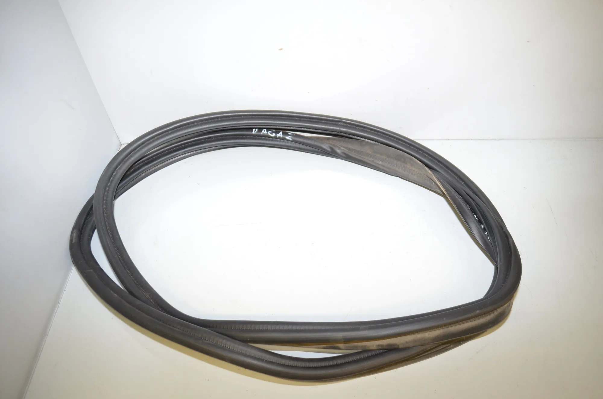 Tailgate Rubber Seal – OEM 7440481 · BMW 2 Active Tourer (F45) 225 i 2015 – 4