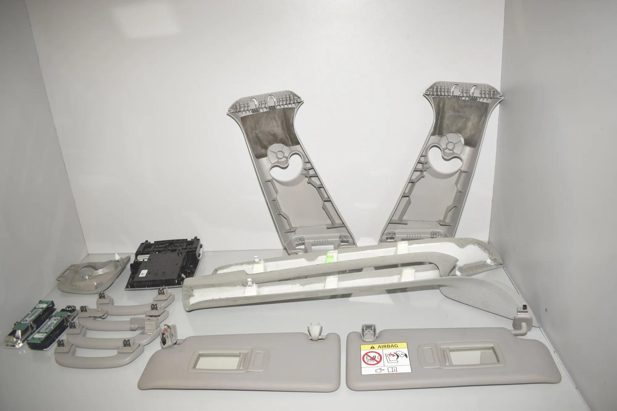 Interior Side Pillars Trim Kit – OEM 9288995 · BMW 2 Active Tourer (F45) 225 i 2015 – 5