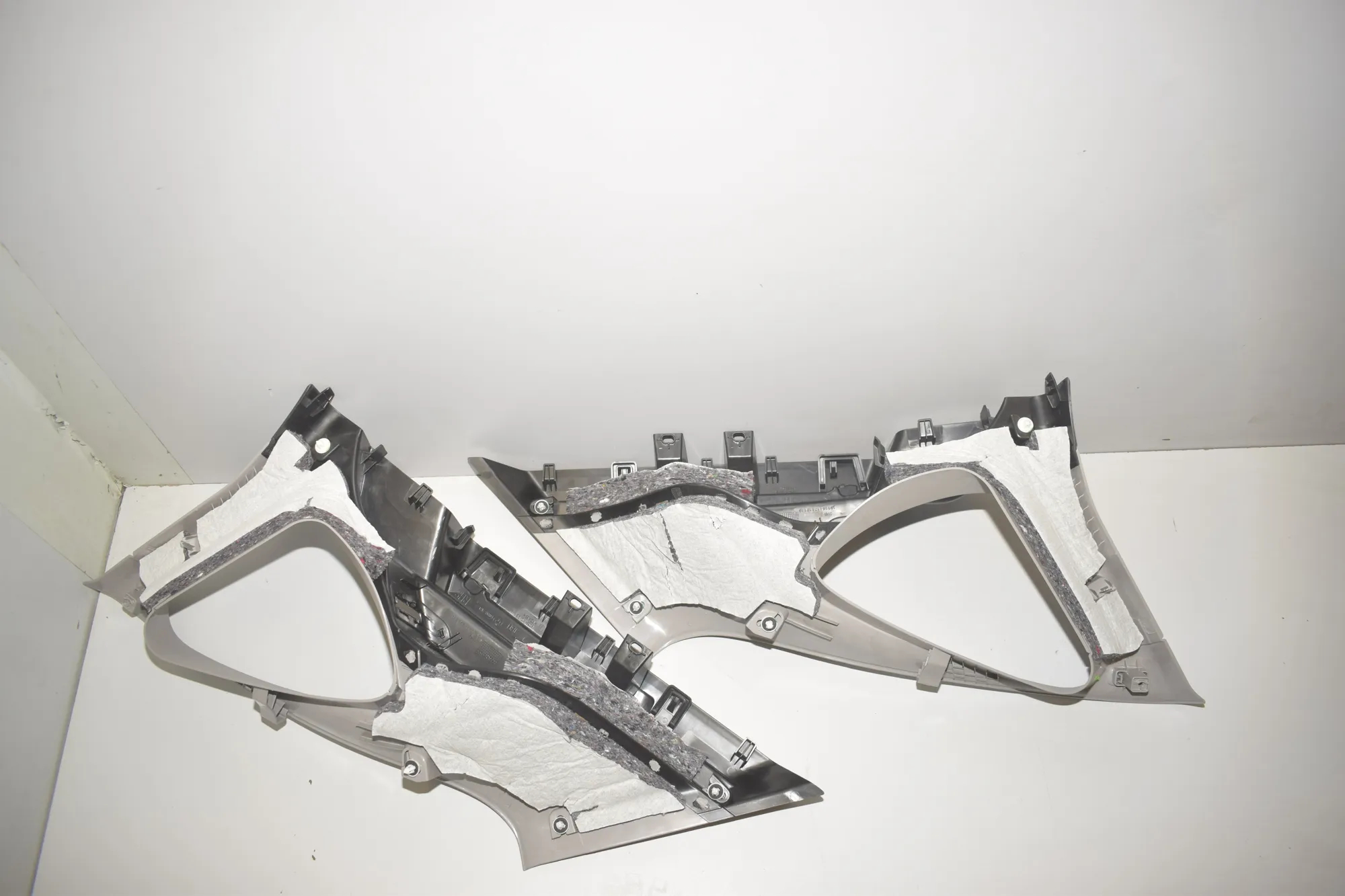 Interior Side Pillars Trim Kit – OEM 9288995 · BMW 2 Active Tourer (F45) 225 i 2015 – 9