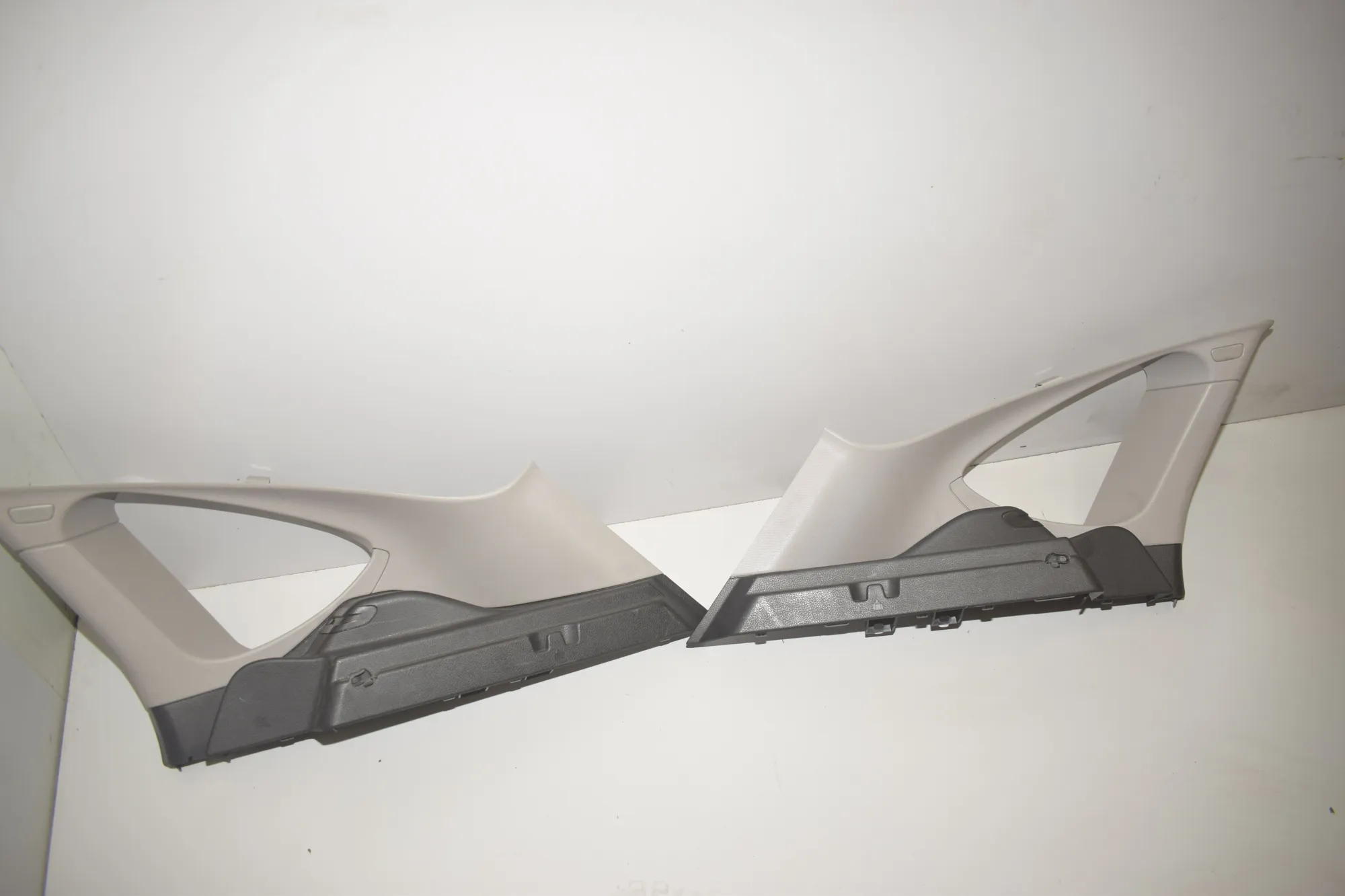 Interior Side Pillars Trim Kit – OEM 9288995 · BMW 2 Active Tourer (F45) 225 i 2015 – 8