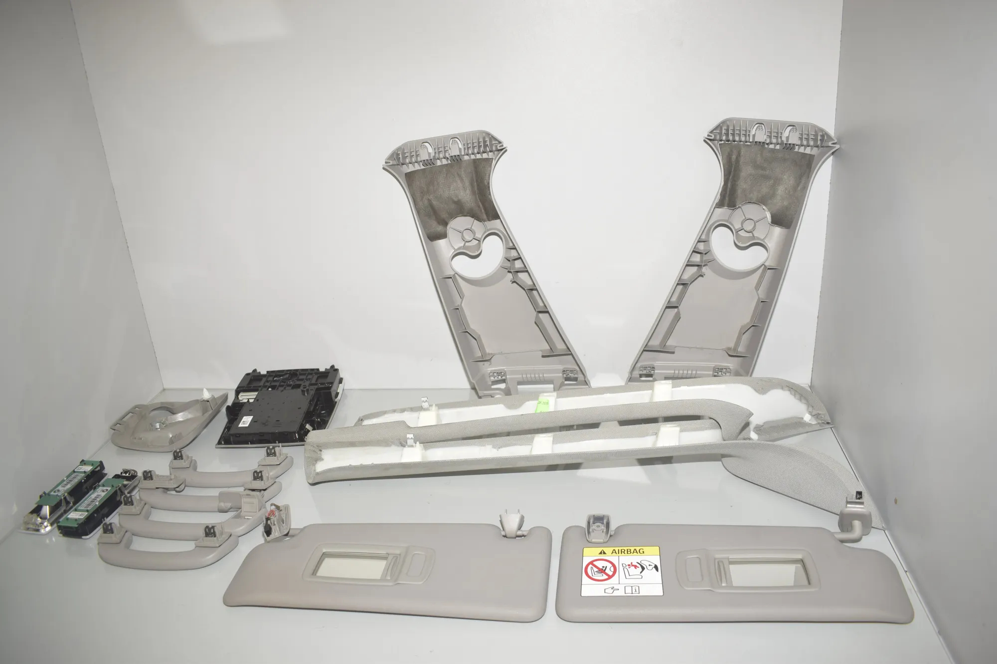 Interior Side Pillars Trim Kit – OEM 9288995 · BMW 2 Active Tourer (F45) 225 i 2015 – 6