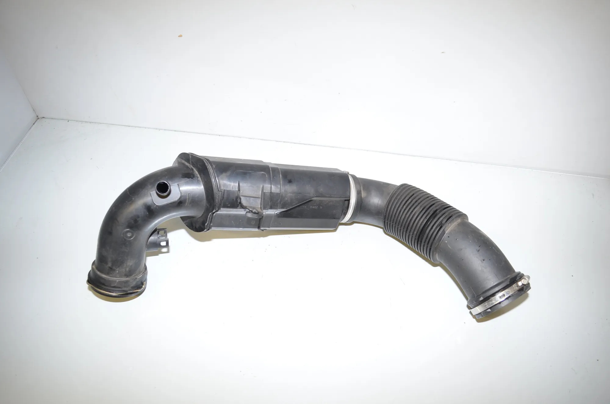 Air Intake Tube – OEM 7619268 · BMW 2 Active Tourer (F45) 225 i 2015 – 4