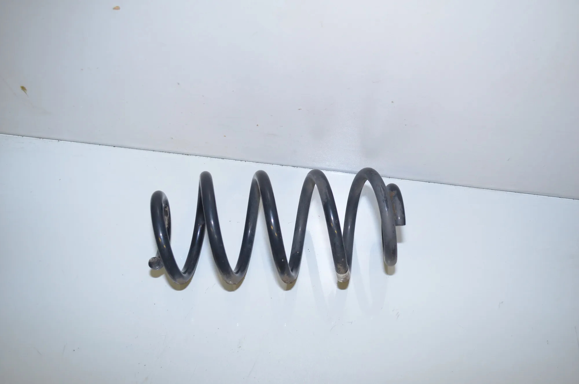 Rear Right Coil Spring – OEM 6866762 · BMW 2 Active Tourer (F45) 225 i 2015 – 3