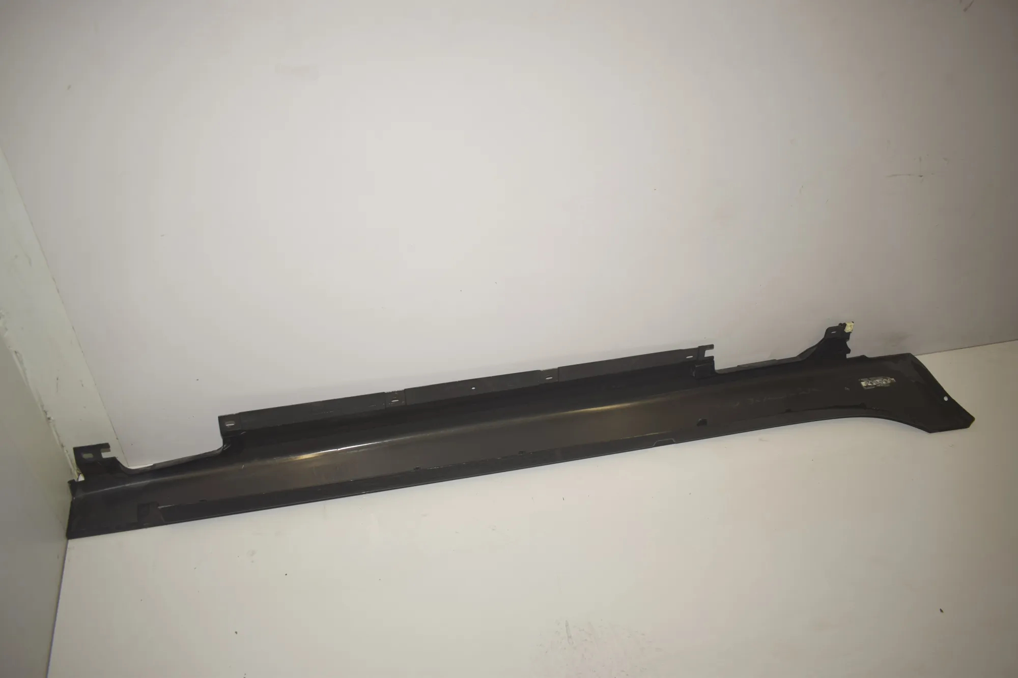 Left Side Plastic Sideskirt Cover – OEM 7393793 · BMW 2 Active Tourer (F45) 225 i 2015 – 3