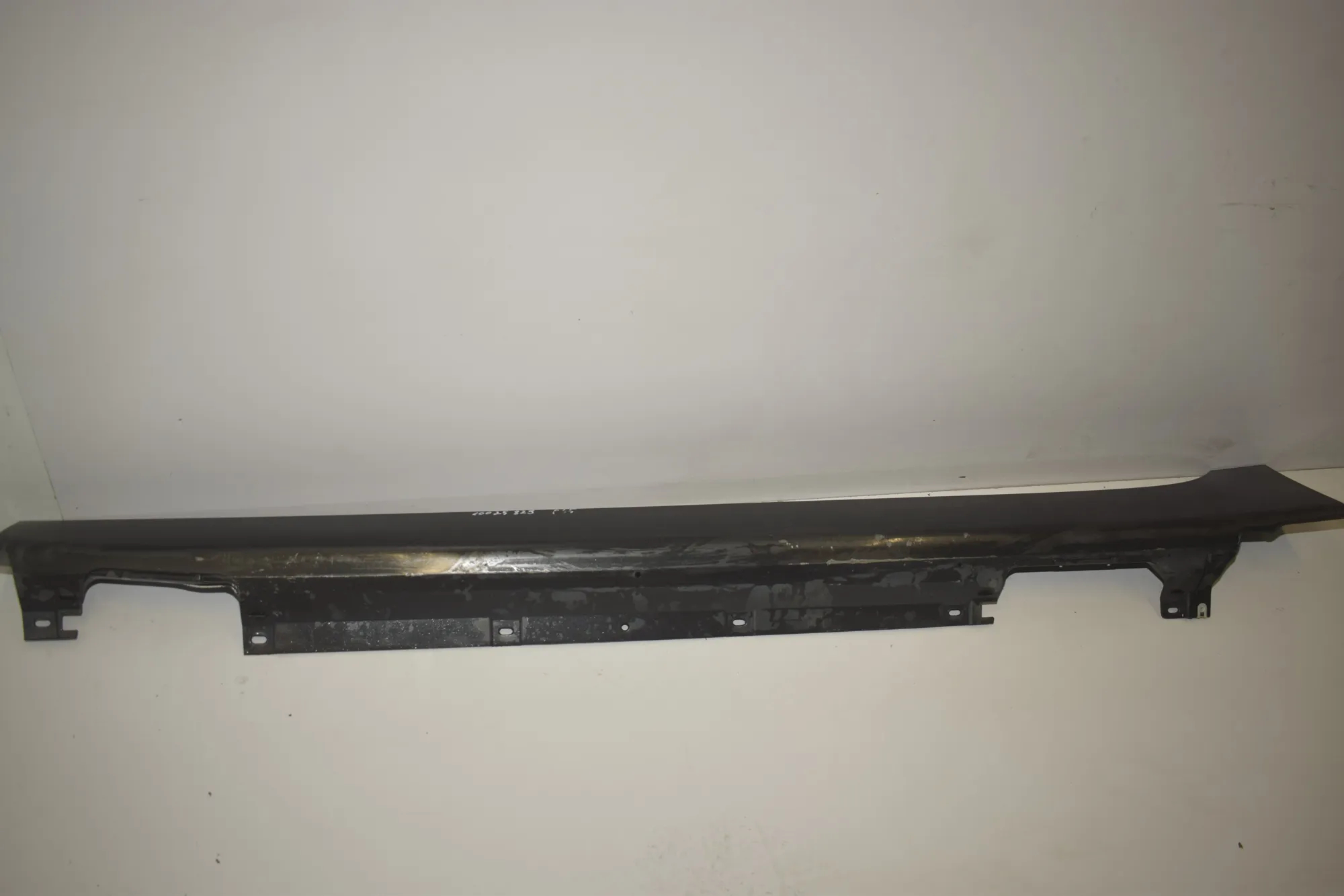 Left Side Plastic Sideskirt Cover – OEM 7393793 · BMW 2 Active Tourer (F45) 225 i 2015