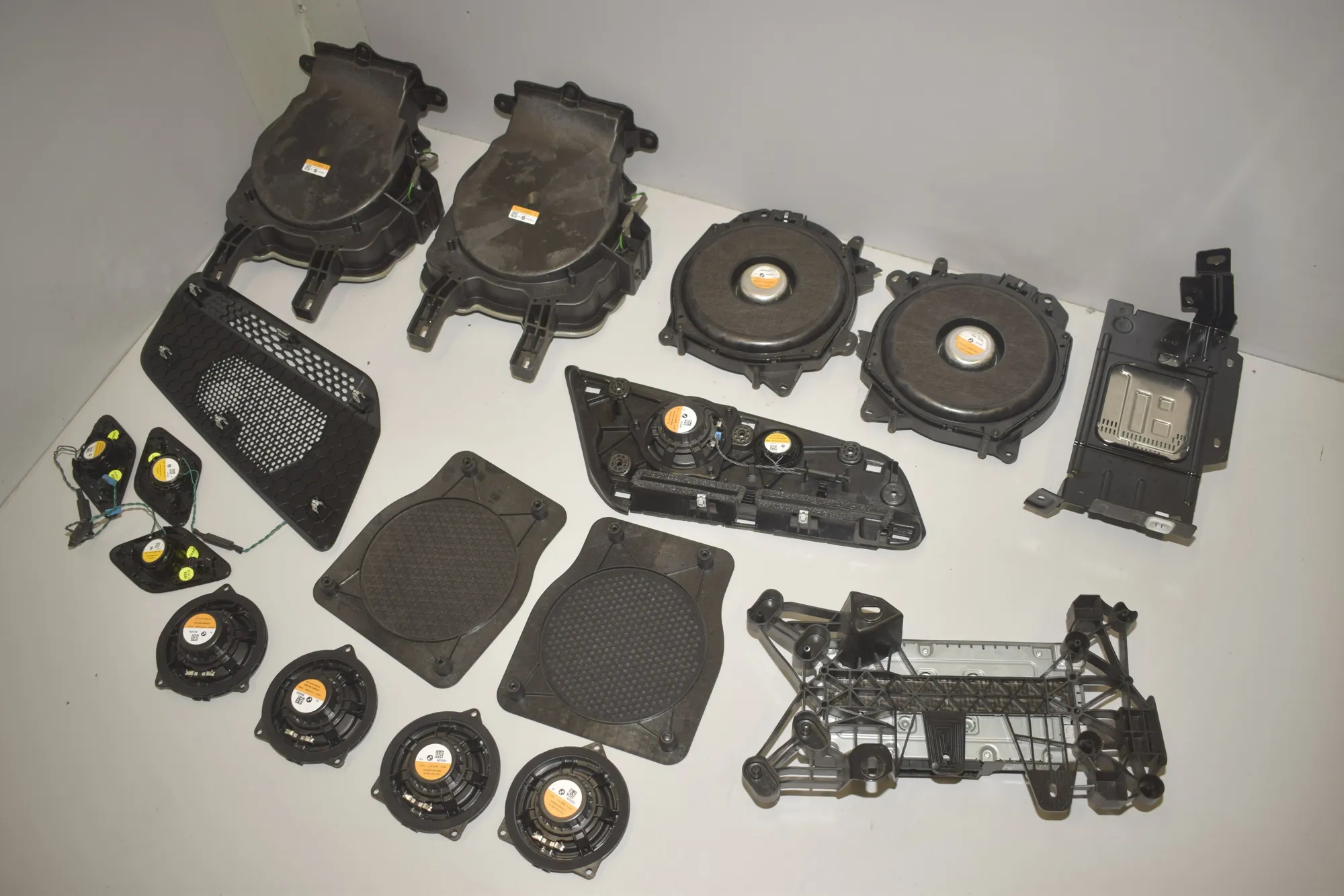 Sound Audio System Set – OEM 9441905 · BMW iX (I20) (2021 - -) xDrive 40 2021 – 7