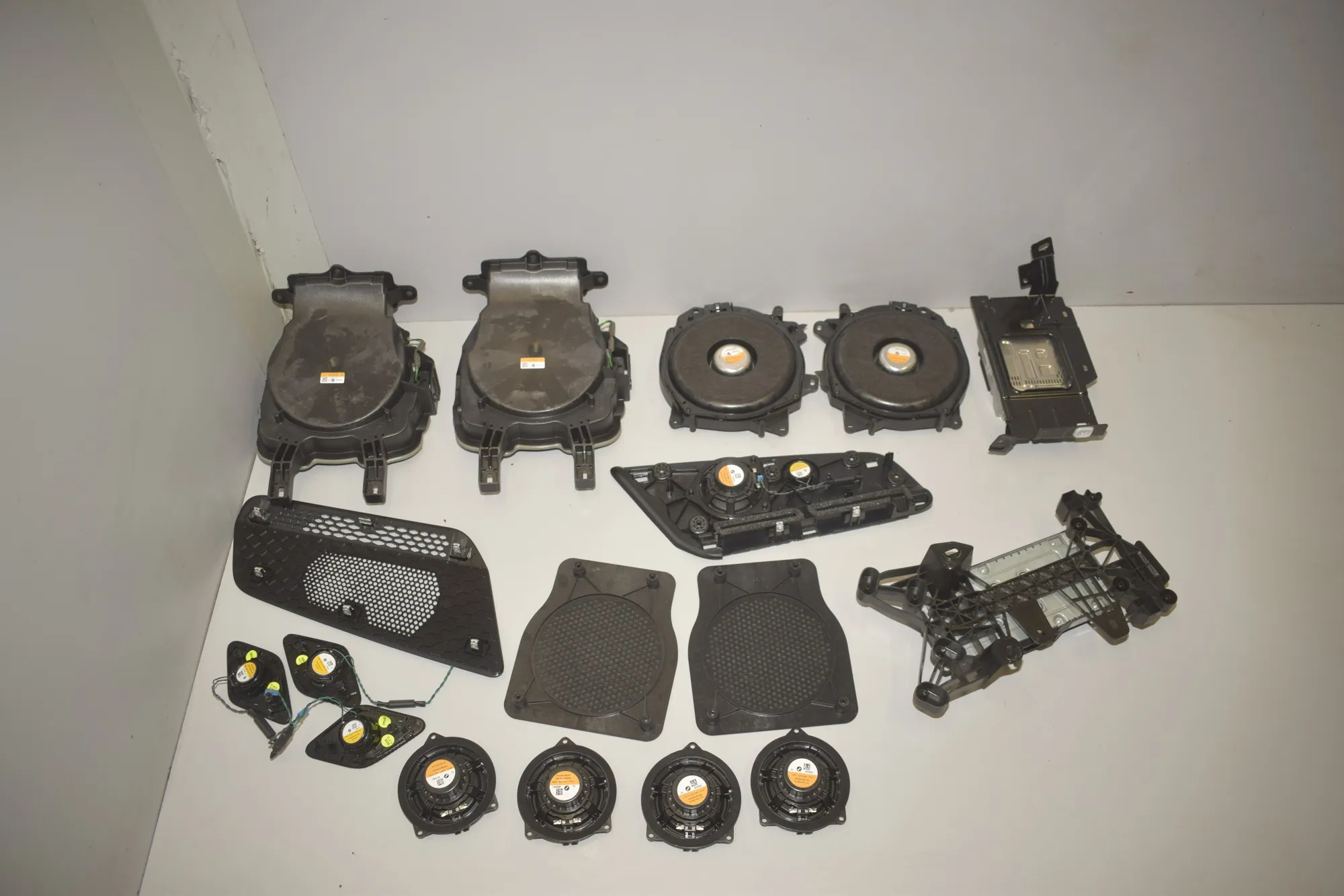Sound Audio System Set – OEM 9441905 · BMW iX (I20) (2021 - -) xDrive 40 2021 – 4