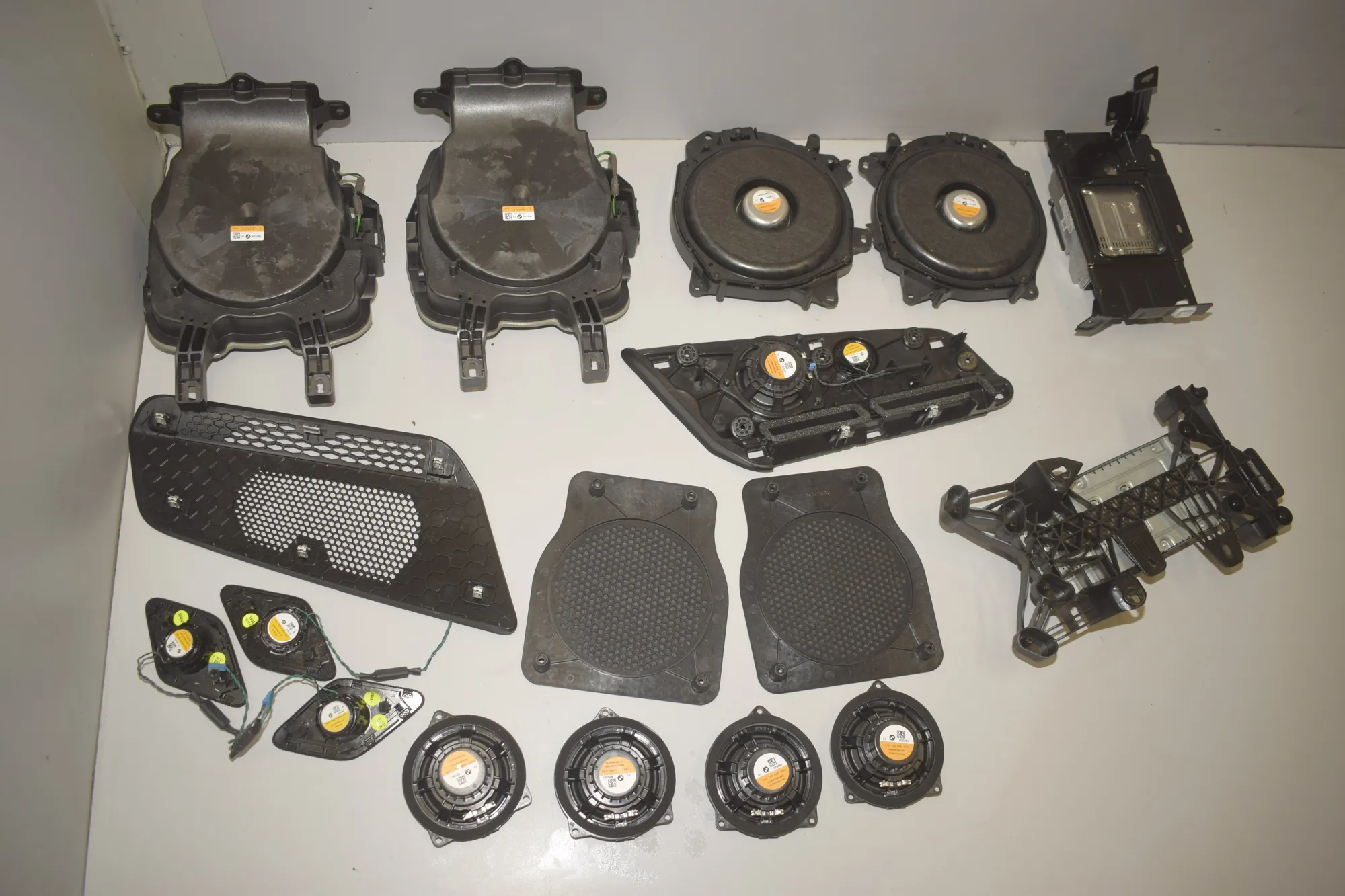 Sound Audio System Set – OEM 9441905 · BMW iX (I20) (2021 - -) xDrive 40 2021 – 5
