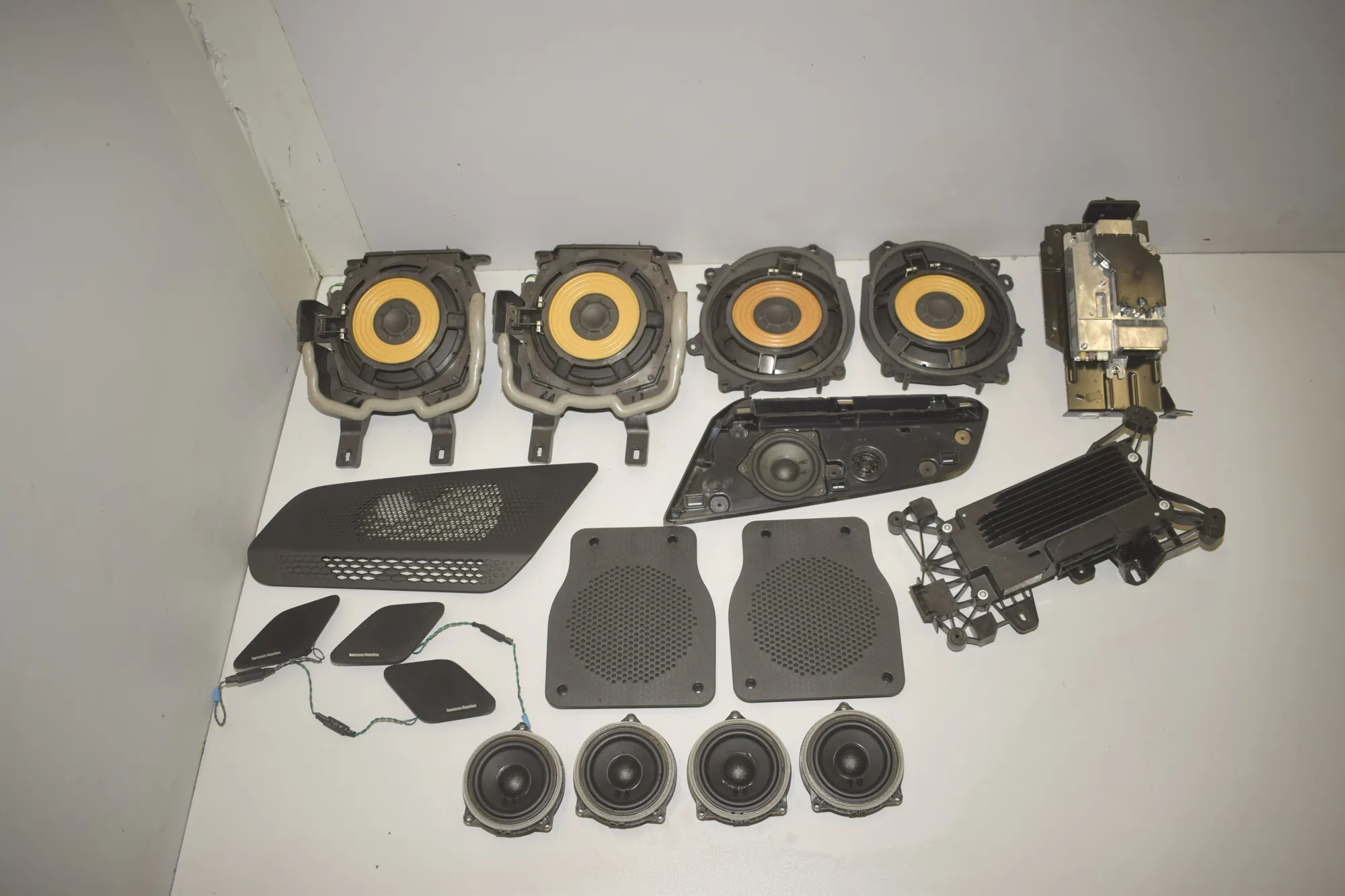Sound Audio System Set – OEM 9441905 · BMW iX (I20) (2021 - -) xDrive 40 2021