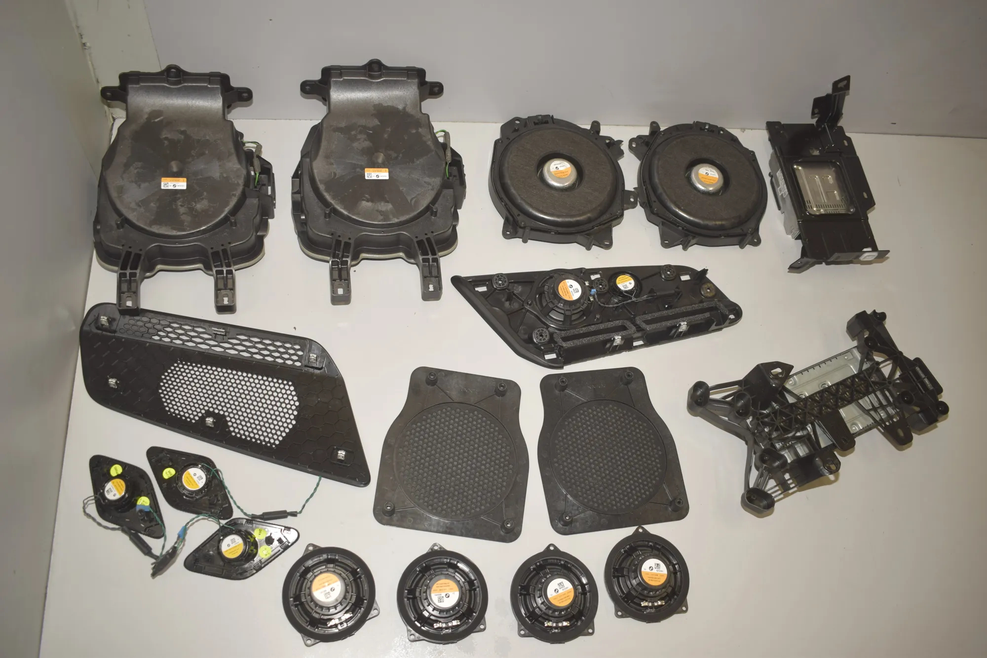 Sound Audio System Set – OEM 9441905 · BMW iX (I20) (2021 - -) xDrive 40 2021 – 6
