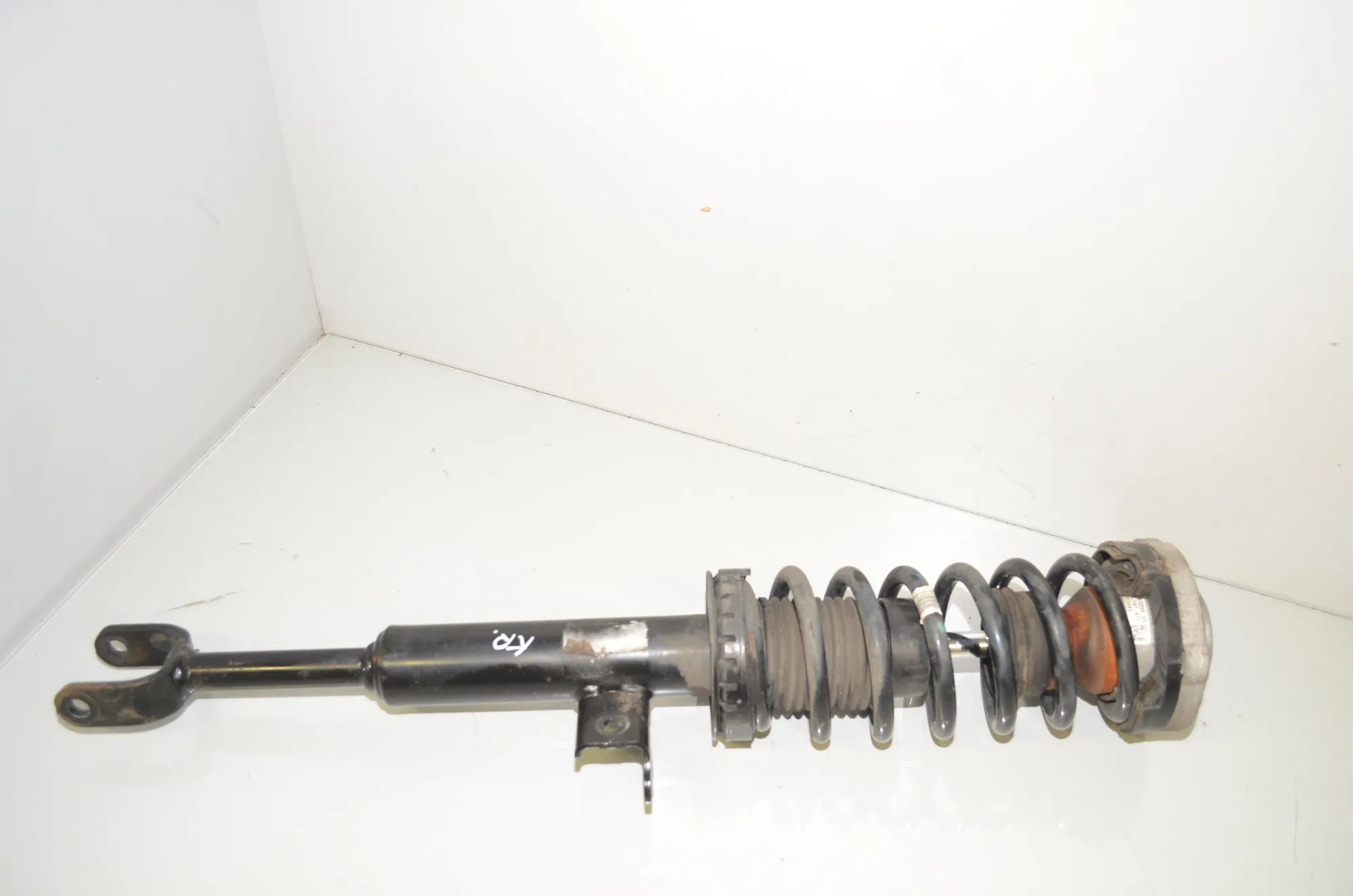Front Left Shock Absorber – OEM 6863663 · BMW 5 (F10) 530 d 2015 – 2