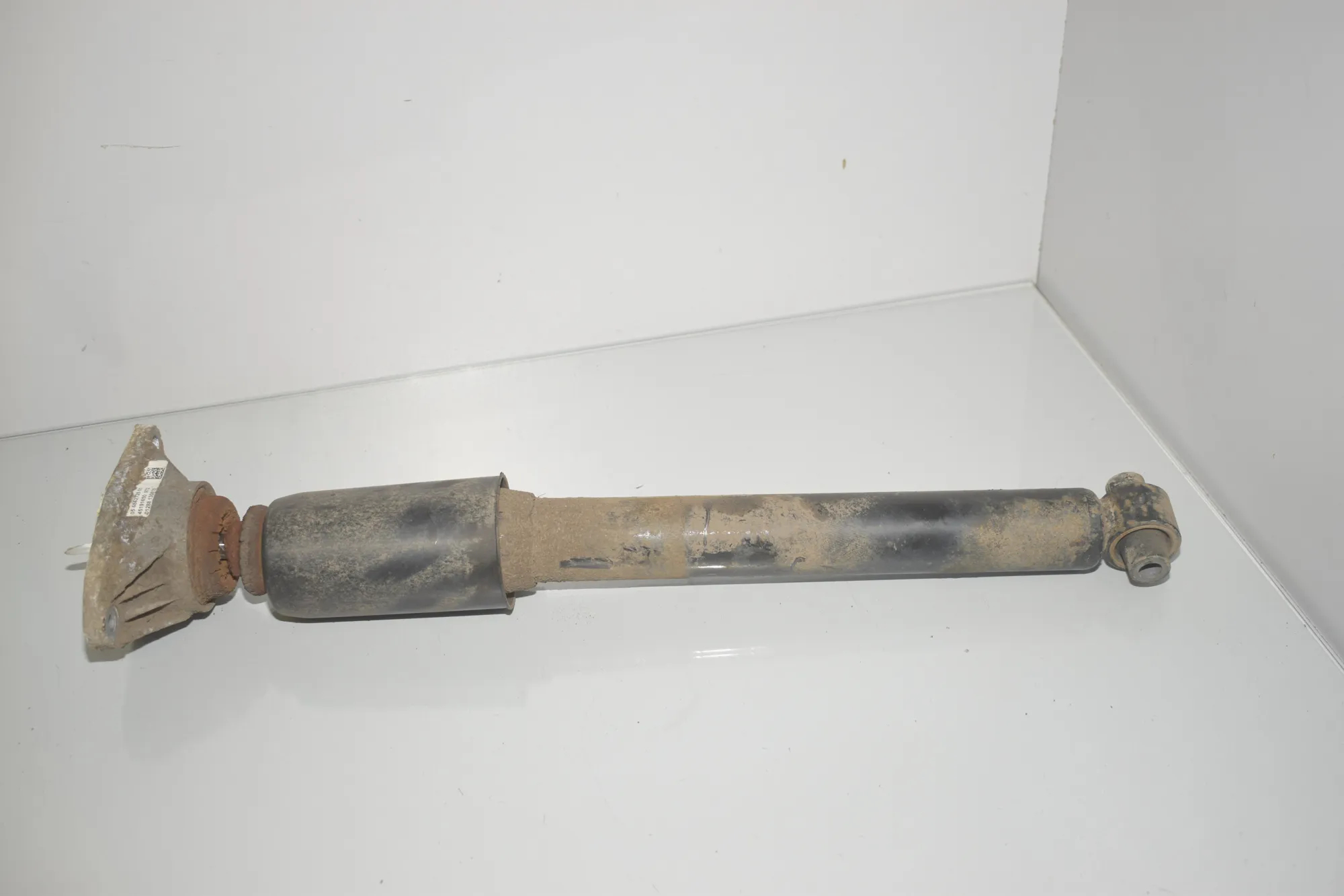 Rear Left Shock Absorber – OEM 6873807 · BMW 3 (F30, F80) 330 d xDrive 2015 – 3