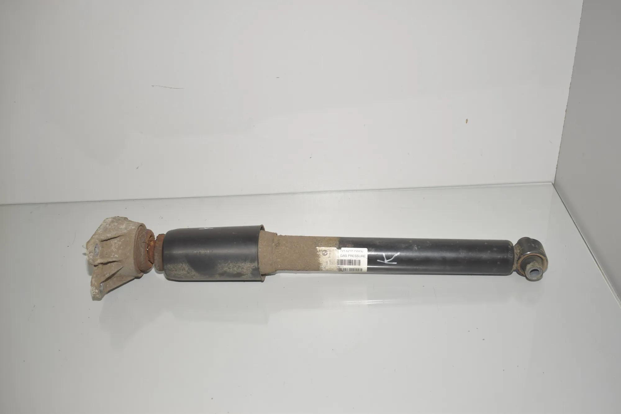 Rear Left Shock Absorber – OEM 6873807 · BMW 3 (F30, F80) 330 d xDrive 2015