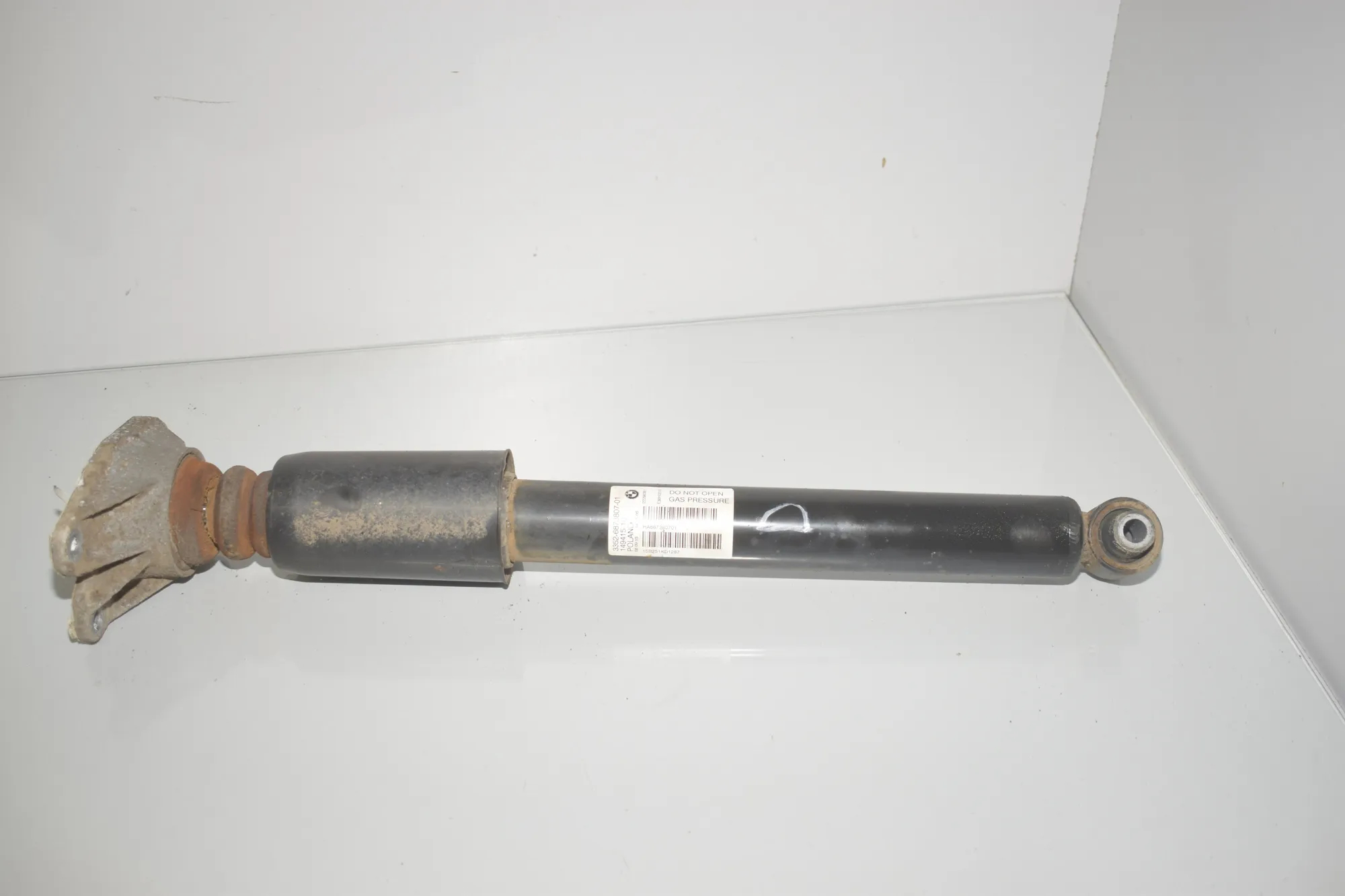 Rear Right Shock Absorber – OEM 6873807 · BMW 3 (F30, F80) 330 d xDrive 2015 – 3
