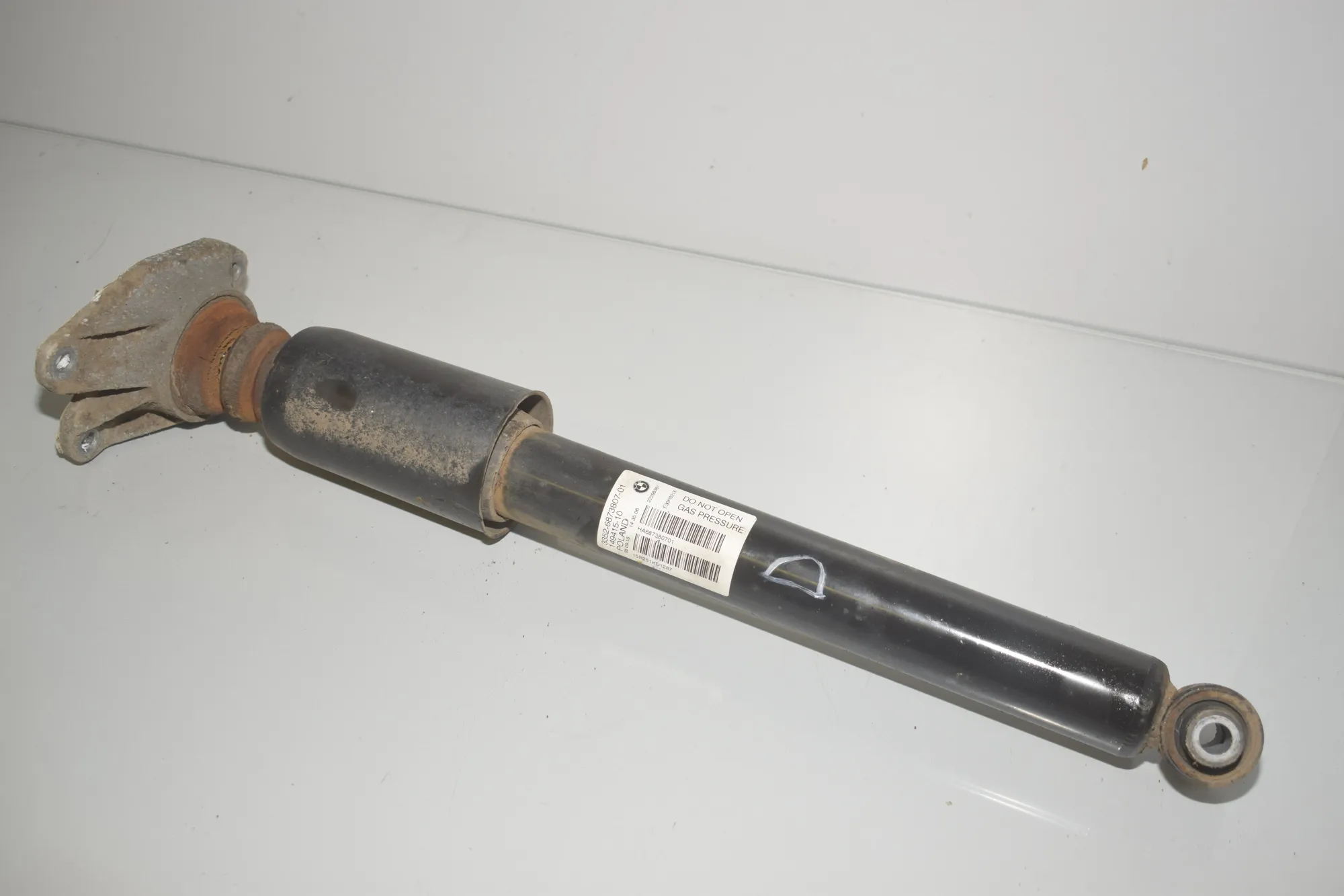 Rear Right Shock Absorber – OEM 6873807 · BMW 3 (F30, F80) 330 d xDrive 2015 – 4