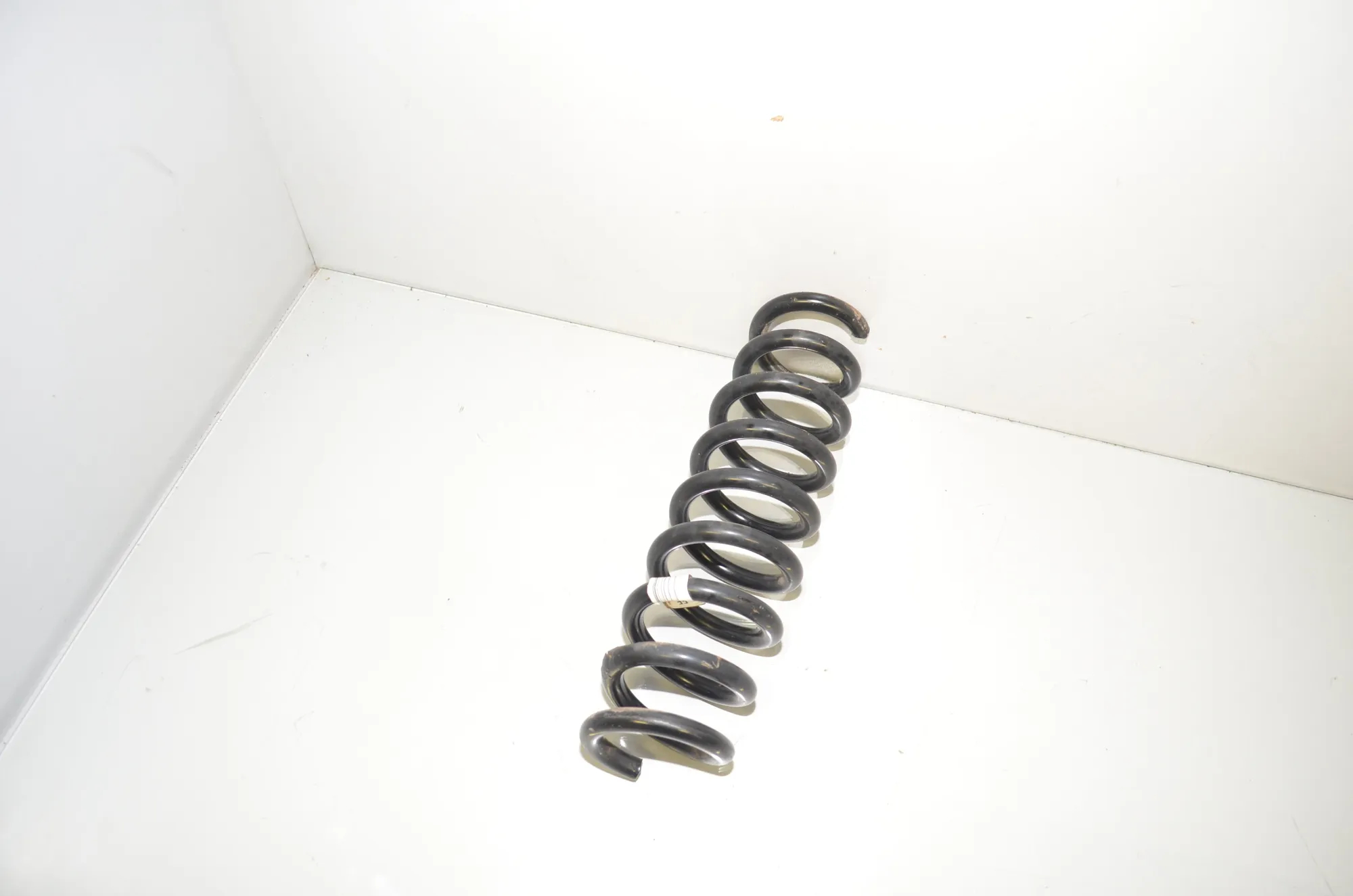 Rear Left Coil Spring – OEM 6851726 · BMW 3 (F30, F80) 330 d xDrive 2015 – 3