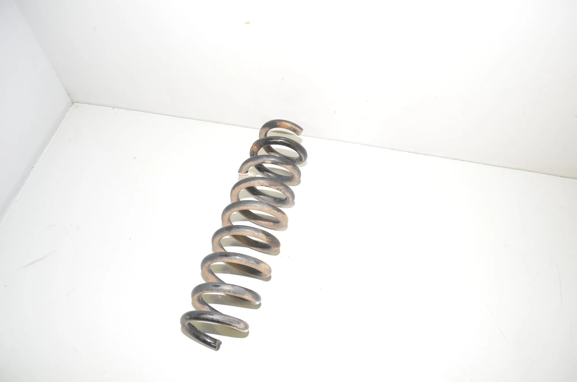 Rear Left Coil Spring – OEM 6851726 · BMW 3 (F30, F80) 330 d xDrive 2015 – 4