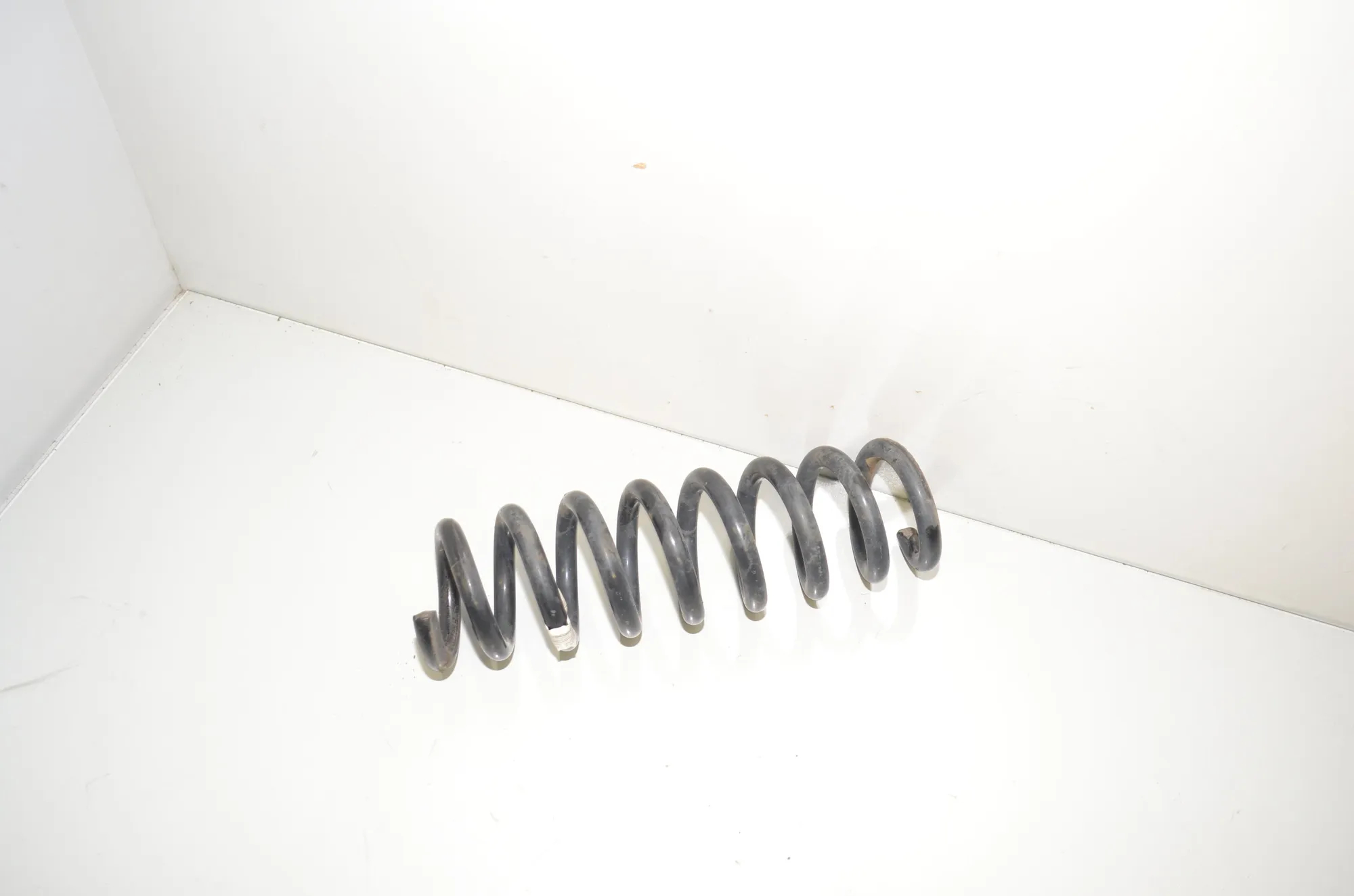 Rear Left Coil Spring – OEM 6851930 · BMW 3 (F30, F80) 330 d 2016 – 3