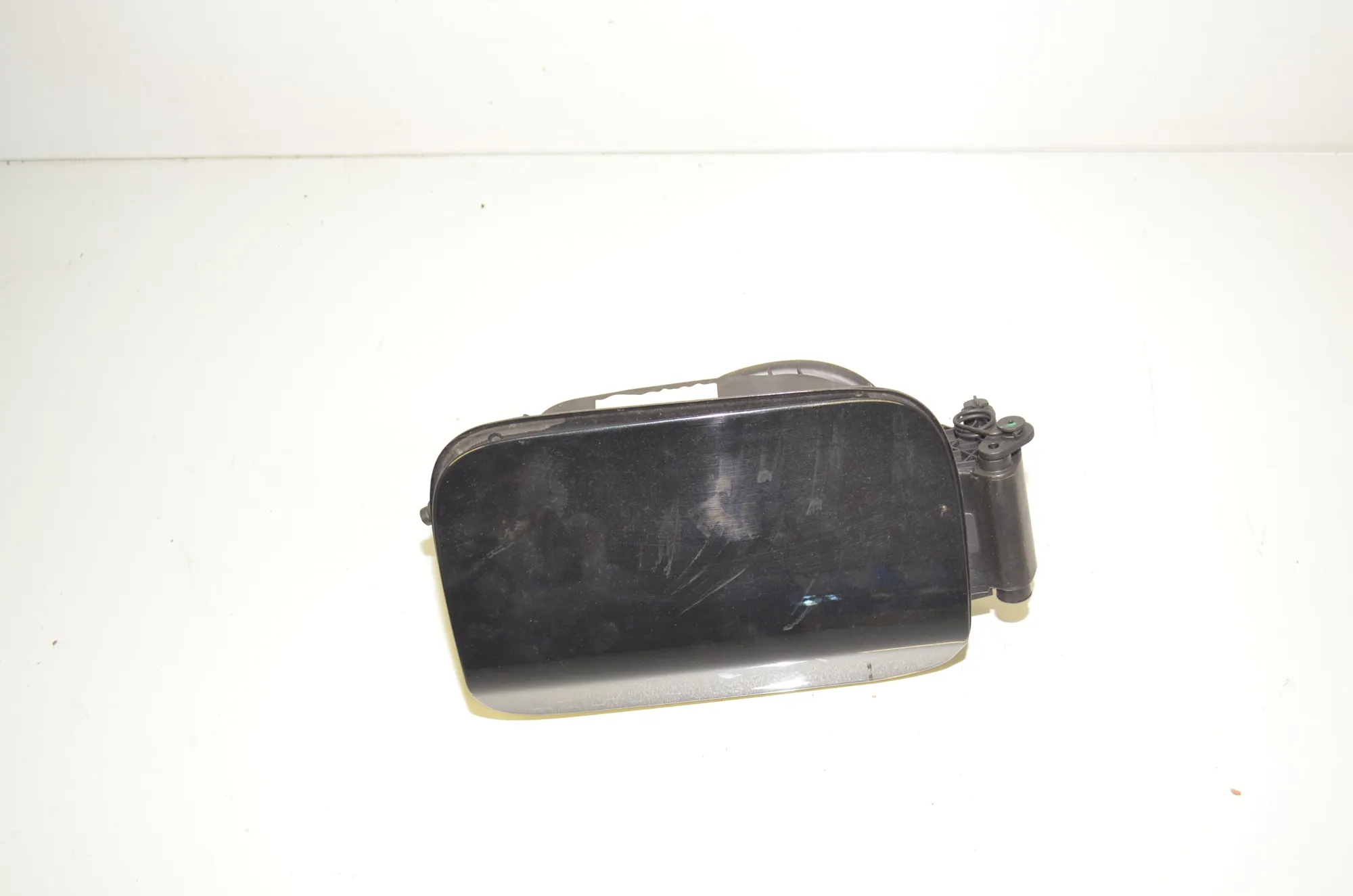 Fuel Tank Flap Cap – OEM 7204365 · BMW 5 (F10) 530 d 2015 – 2