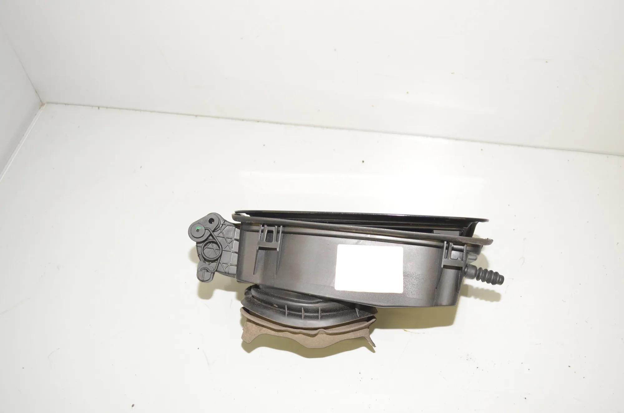 Fuel Tank Flap Cap – OEM 7204365 · BMW 5 (F10) 530 d 2015 – 3