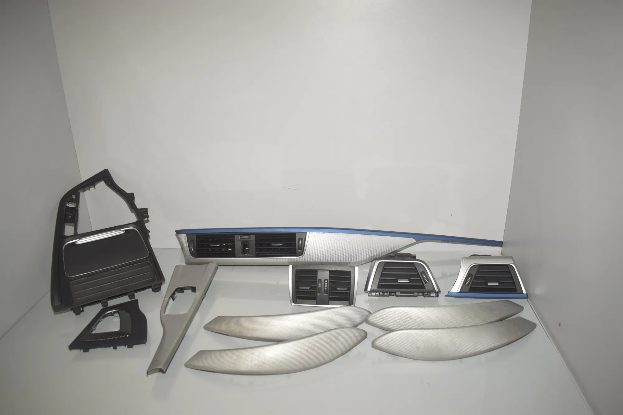 Interior Trim Strips Kit – OEM 9234132 · BMW 3 (F30, F80) 330 d 2016