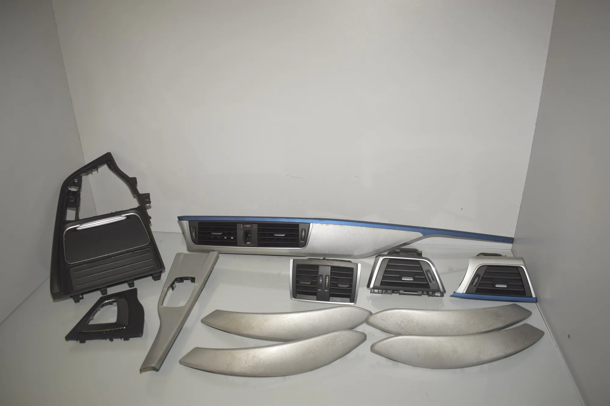 Interior Trim Strips Kit – OEM 9234132 · BMW 3 (F30, F80) 330 d 2016 – 2
