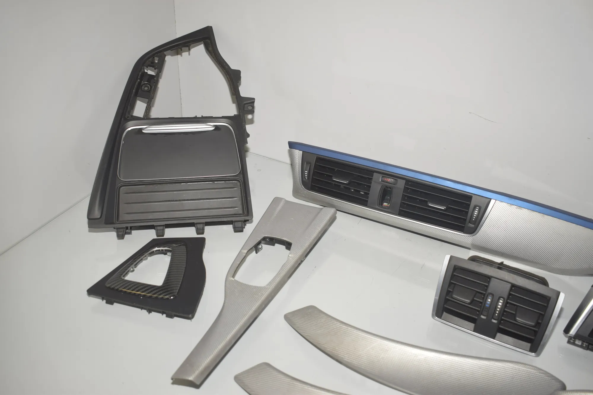 Interior Trim Strips Kit – OEM 9234132 · BMW 3 (F30, F80) 330 d 2016 – 4