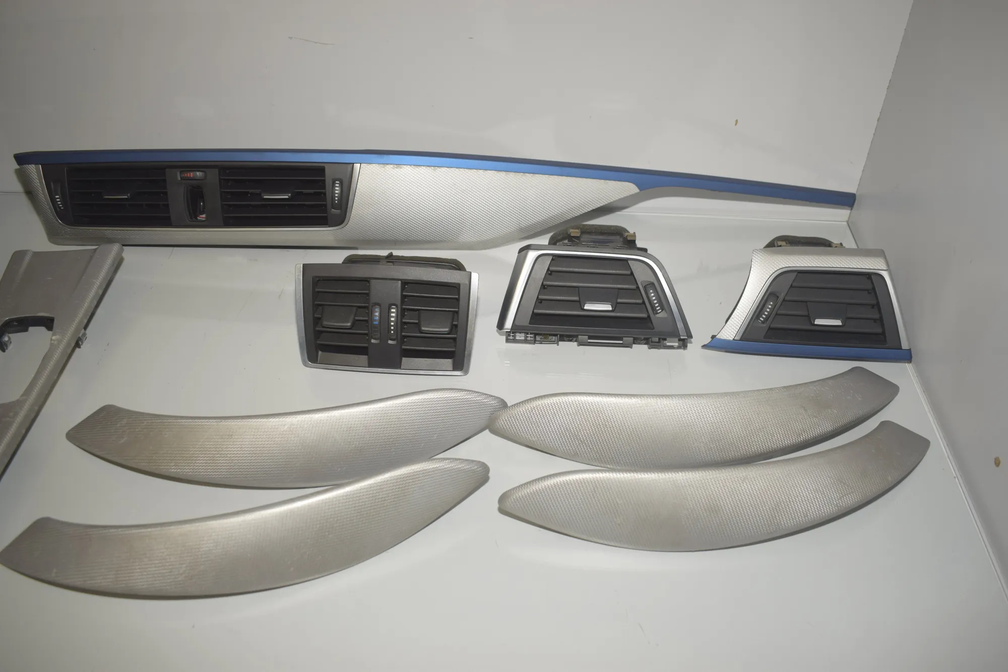 Interior Trim Strips Kit – OEM 9234132 · BMW 3 (F30, F80) 330 d 2016 – 5