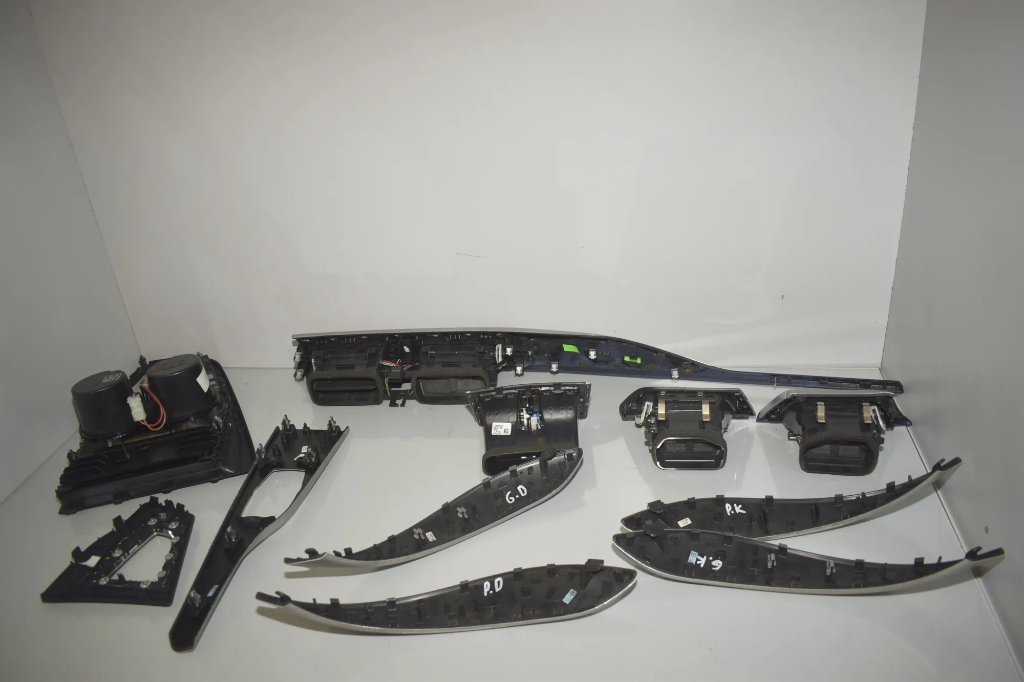 Interior Trim Strips Kit – OEM 9234132 · BMW 3 (F30, F80) 330 d 2016 – 6