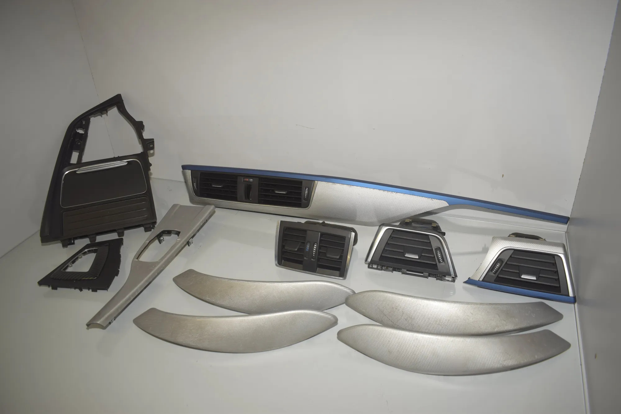 Interior Trim Strips Kit – OEM 9234132 · BMW 3 (F30, F80) 330 d 2016 – 3