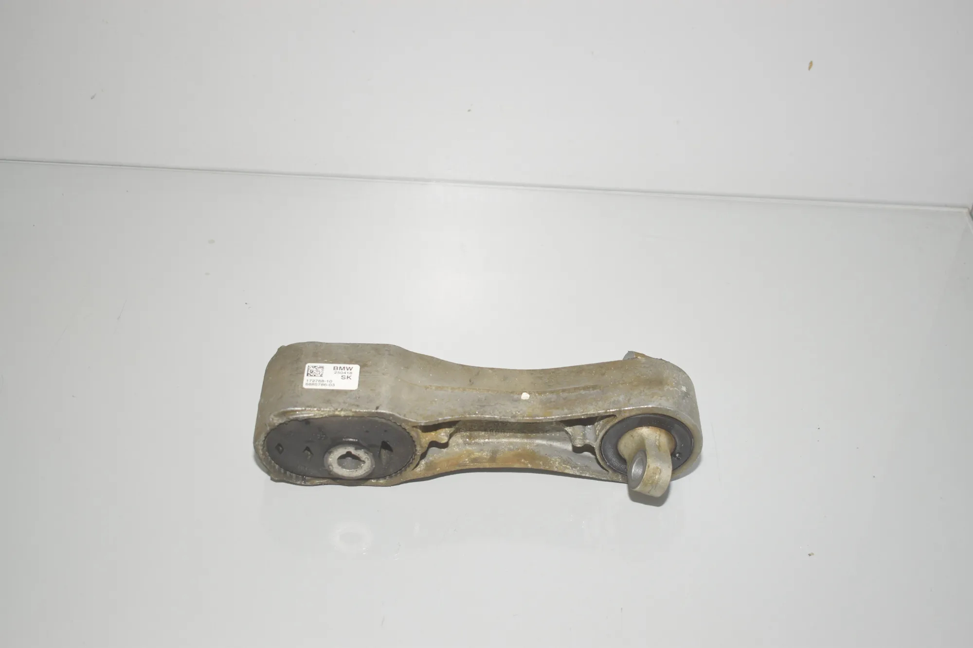 Gearbox Mount – OEM 6885786 · BMW X1 (F48) xDrive 18 d 2018