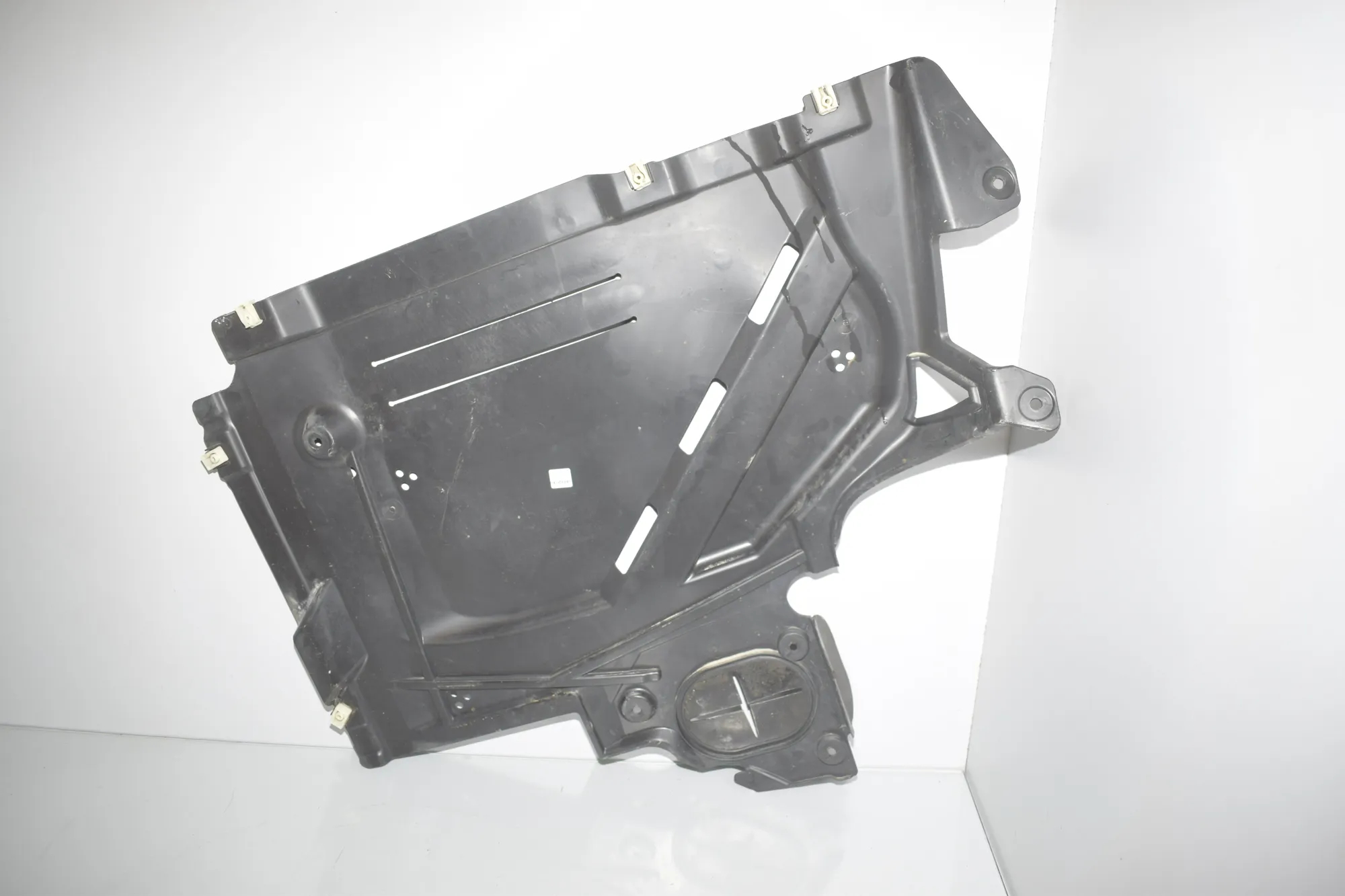 Other Underbody Cover – OEM 7354759 · BMW X1 (F48) xDrive 18 d 2018 – 5