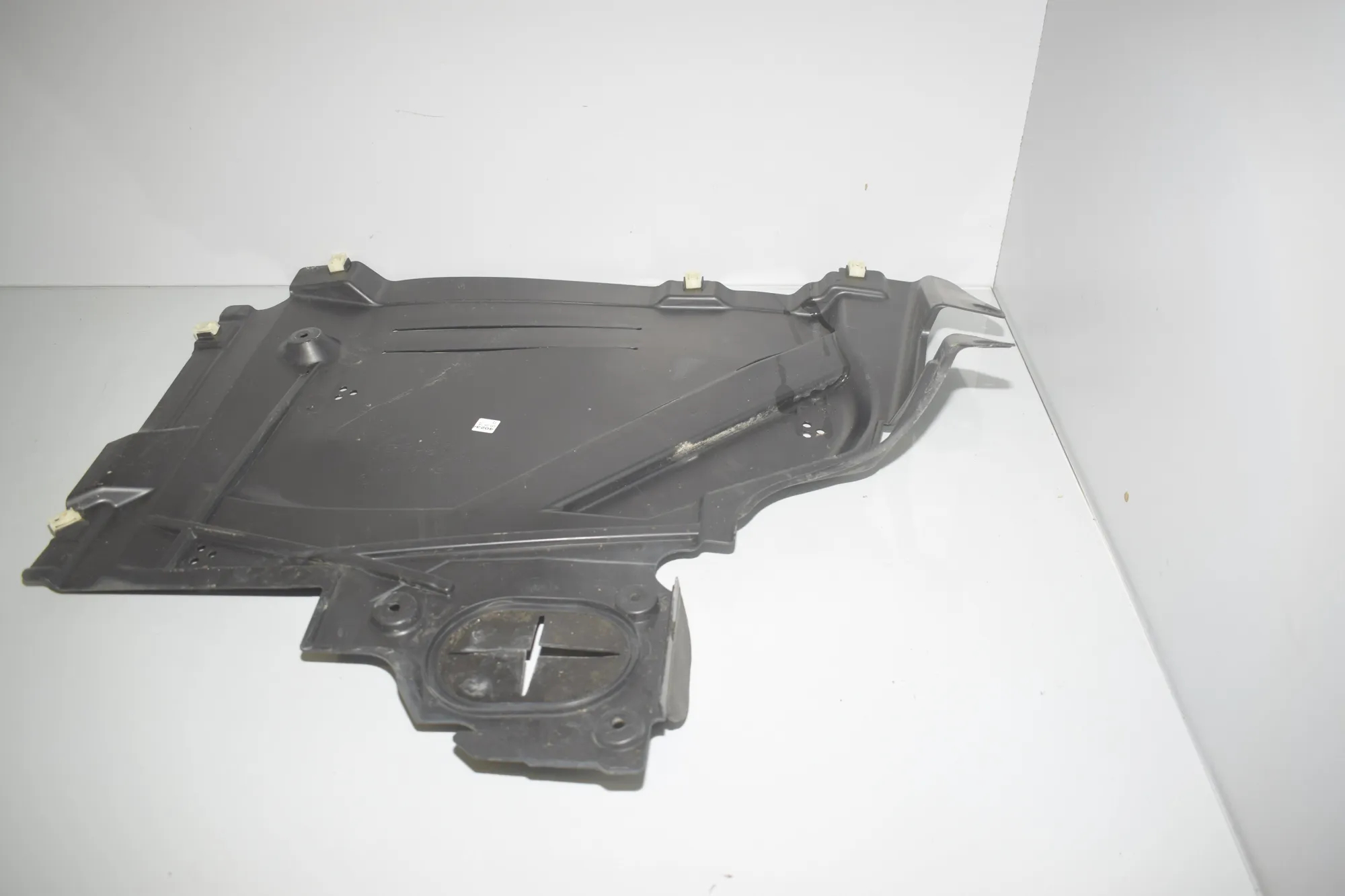 Other Underbody Cover – OEM 7354759 · BMW X1 (F48) xDrive 18 d 2018 – 4