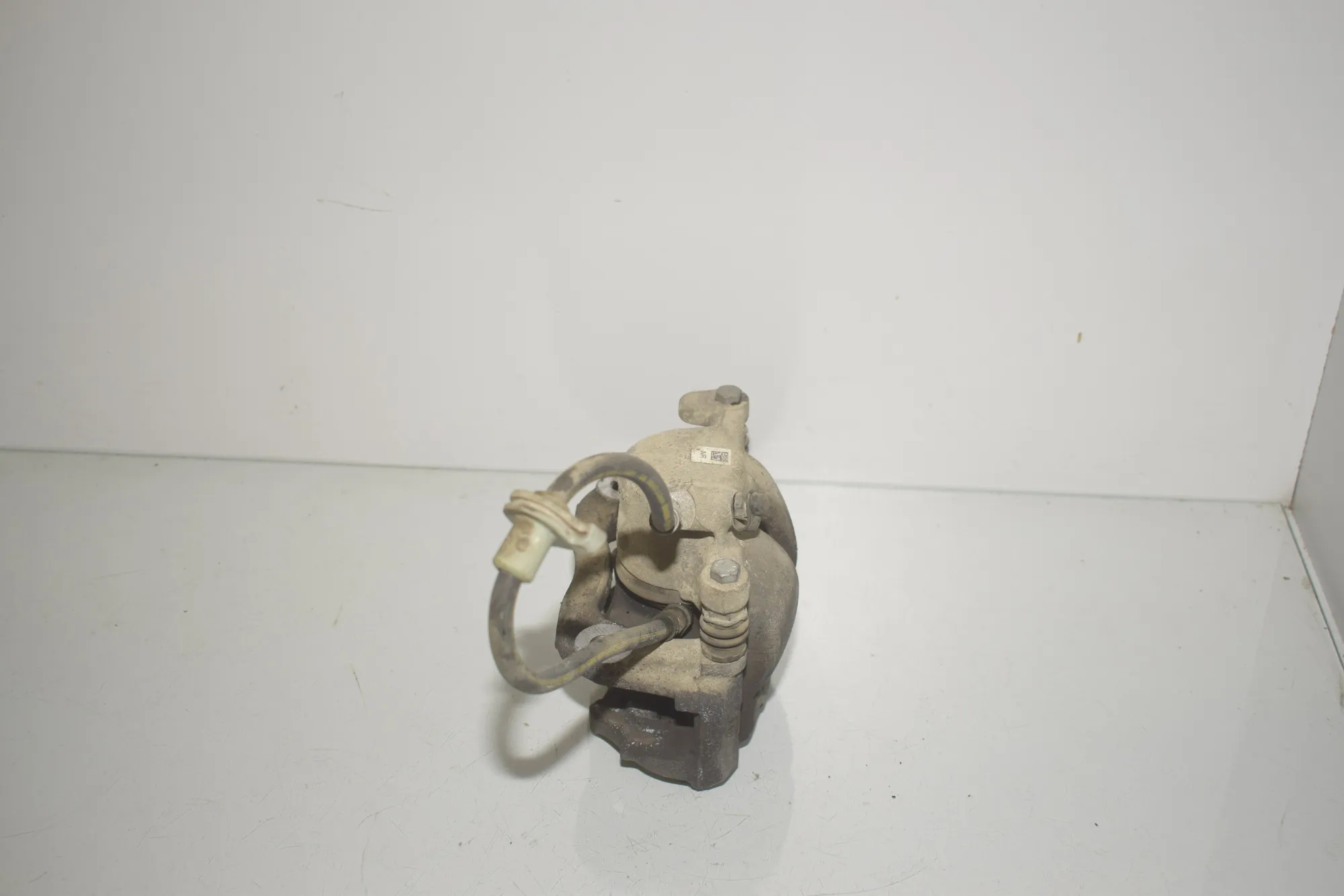 Front Right Brake Caliper – OEM 6860266 · BMW X1 (F48) xDrive 18 d 2018 – 2