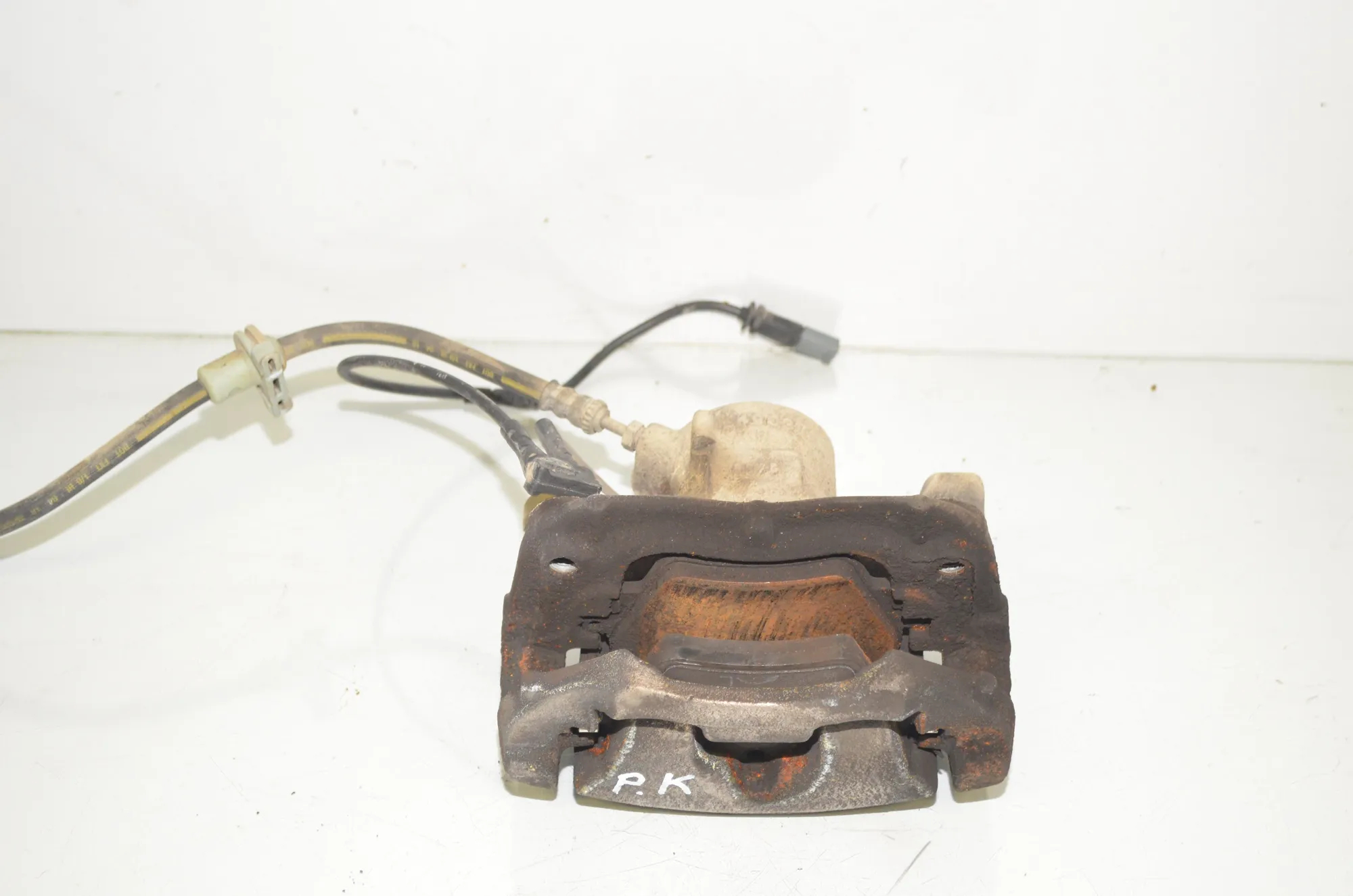 Front Left Brake Caliper – OEM 6860265 · BMW X1 (F48) xDrive 18 d 2018 – 3