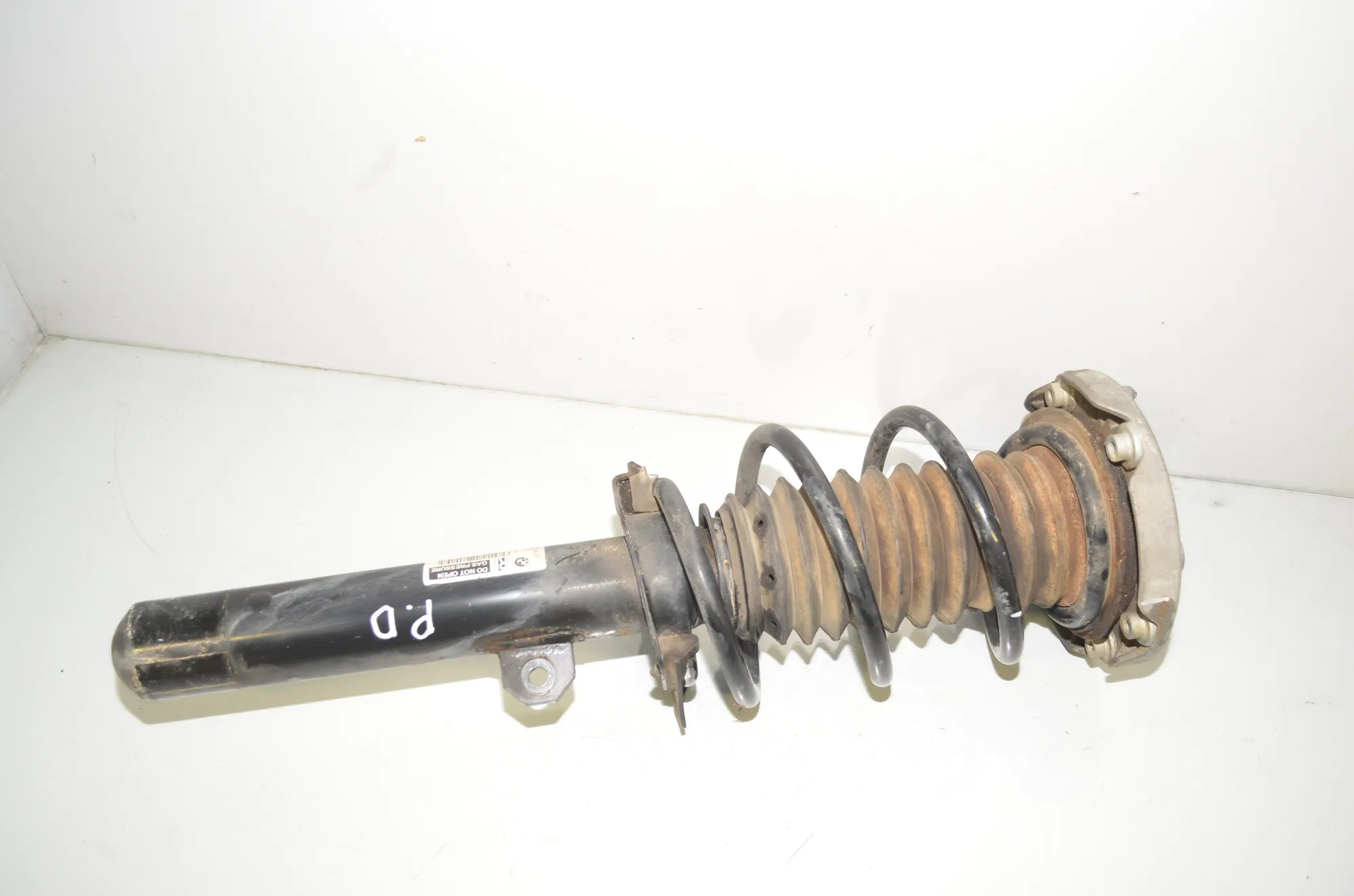 Front Right Shock Absorber – OEM 6886754 · BMW X1 (F48) xDrive 18 d 2018