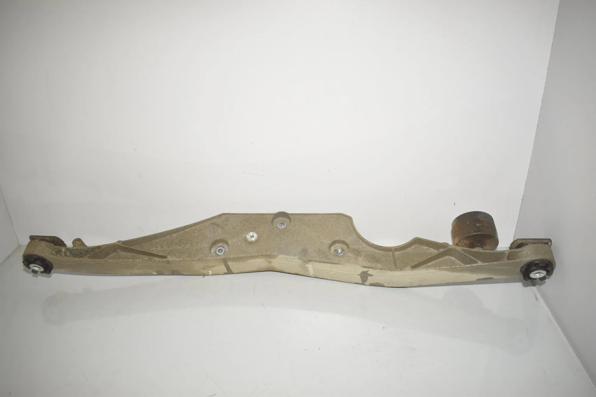 Rear Differential Bracket – OEM 6858474 · BMW X1 (F48) xDrive 18 d 2018