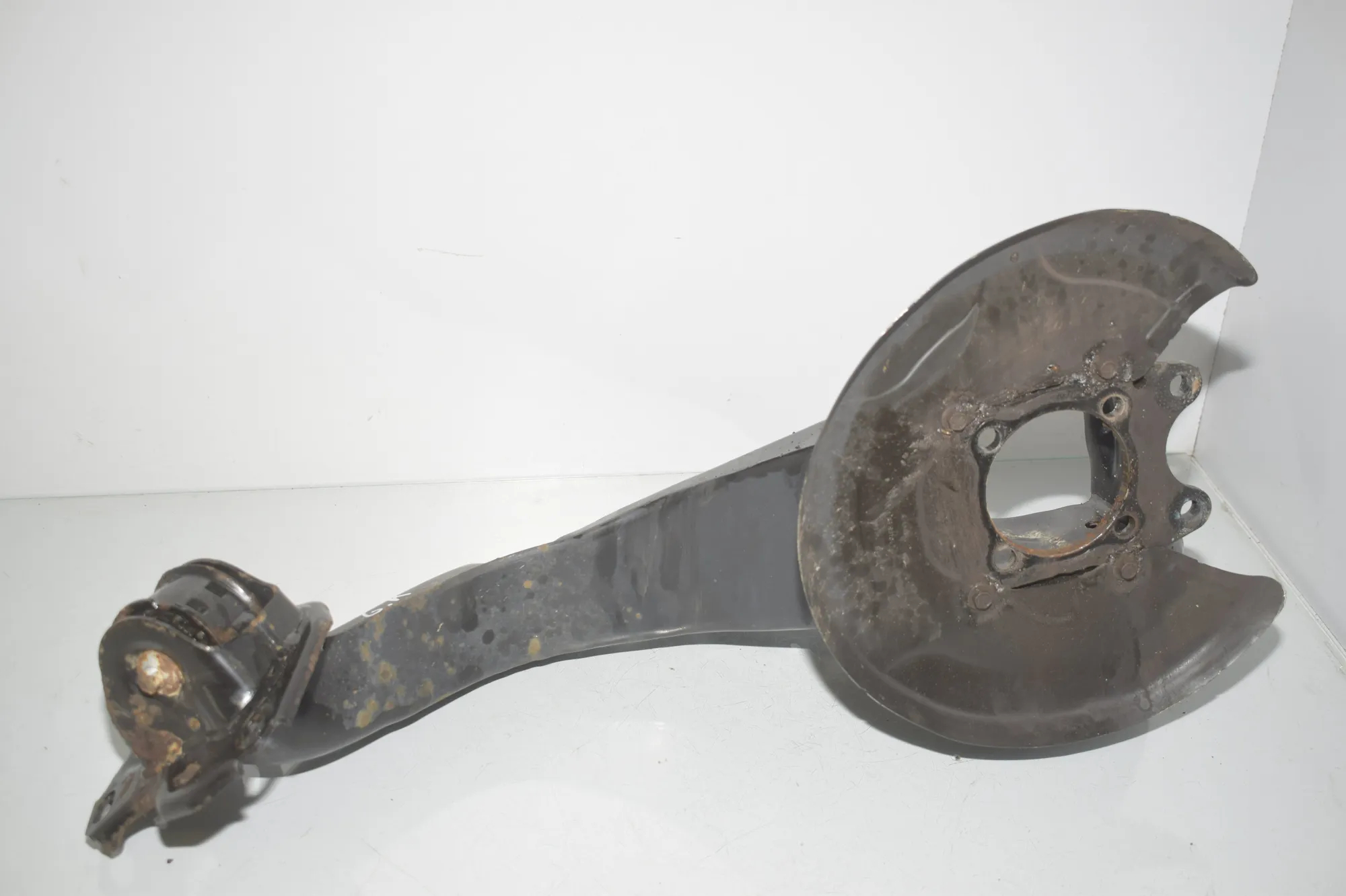 Rear Left Wheel Hub Spindle – OEM 6851579 · BMW X1 (F48) xDrive 18 d 2018 – 2