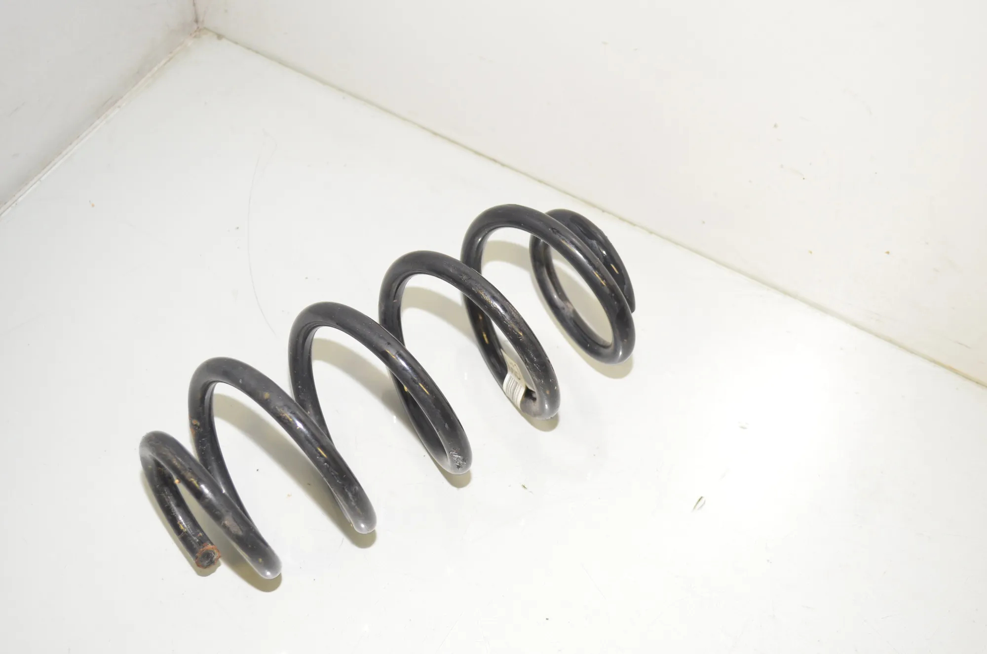 Rear Right Coil Spring – OEM 6872297 · BMW X1 (F48) xDrive 18 d 2018 – 4