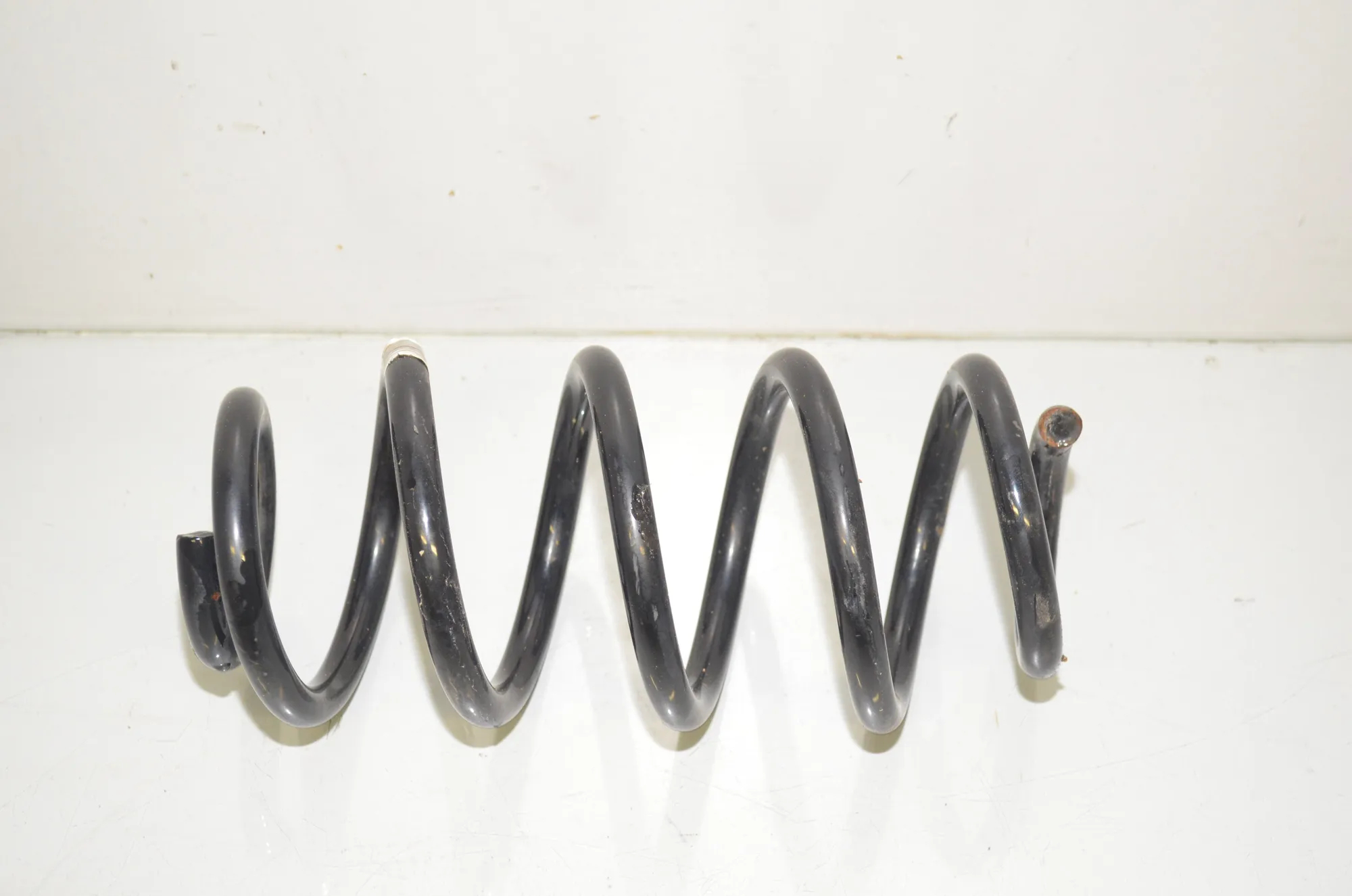 Rear Right Coil Spring – OEM 6872297 · BMW X1 (F48) xDrive 18 d 2018 – 2