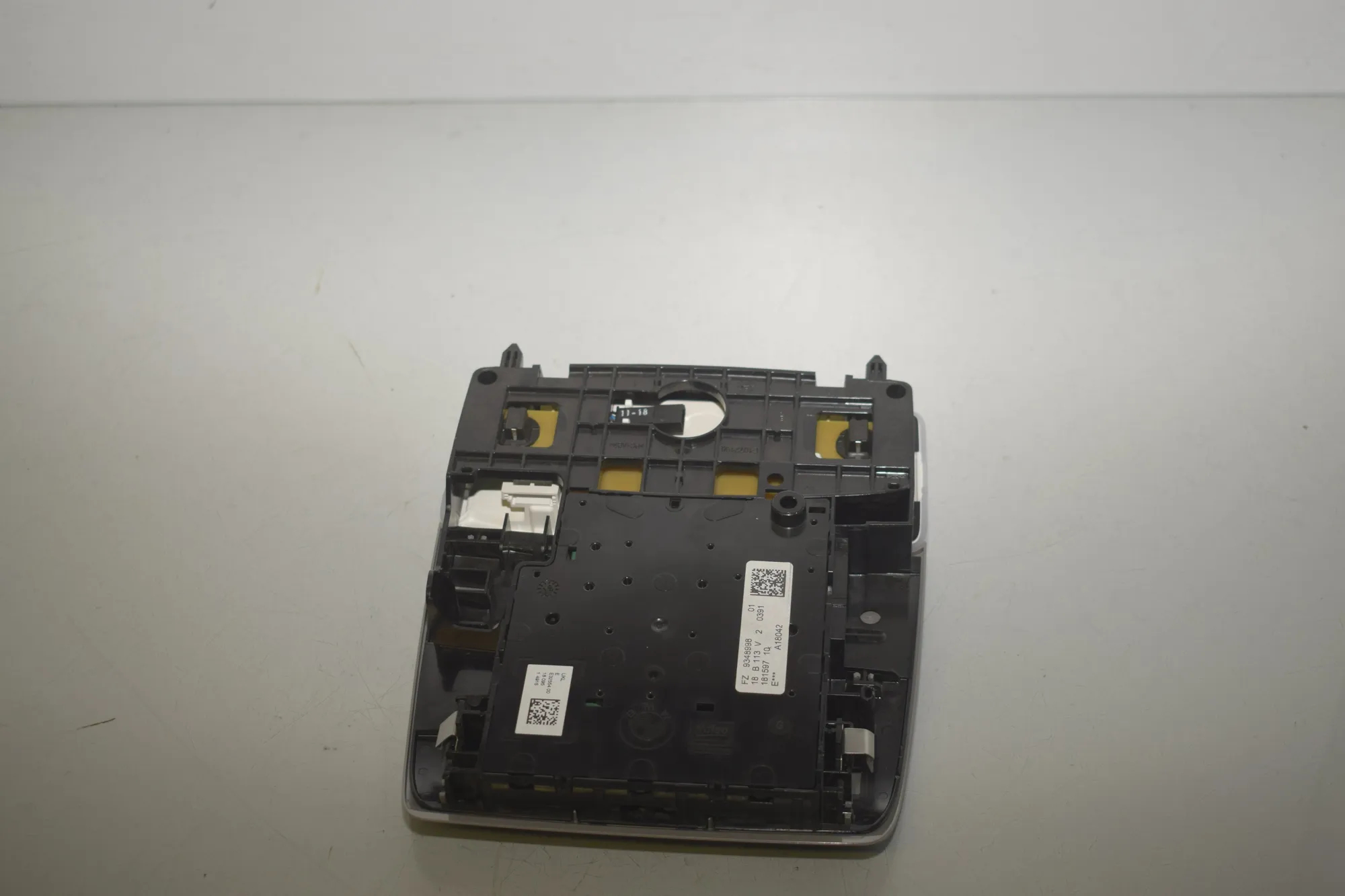 Interior Lighting – OEM 9348998 · BMW X1 (F48) xDrive 18 d 2018 – 3