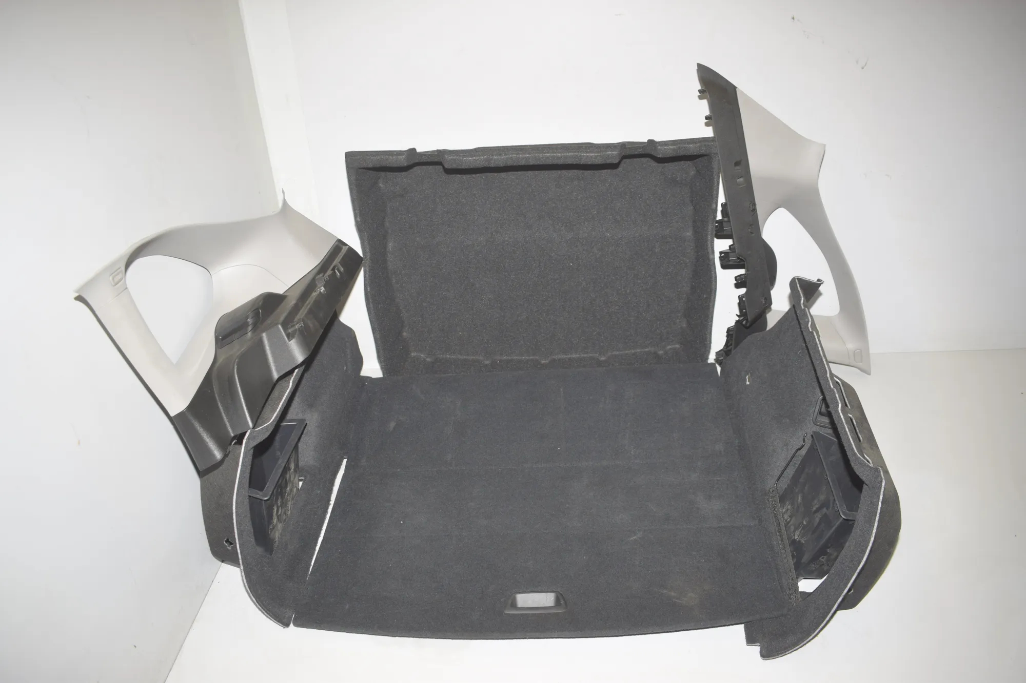 Trunk Trim Kit – OEM 7332819 · BMW X1 (F48) xDrive 18 d 2018 – 7