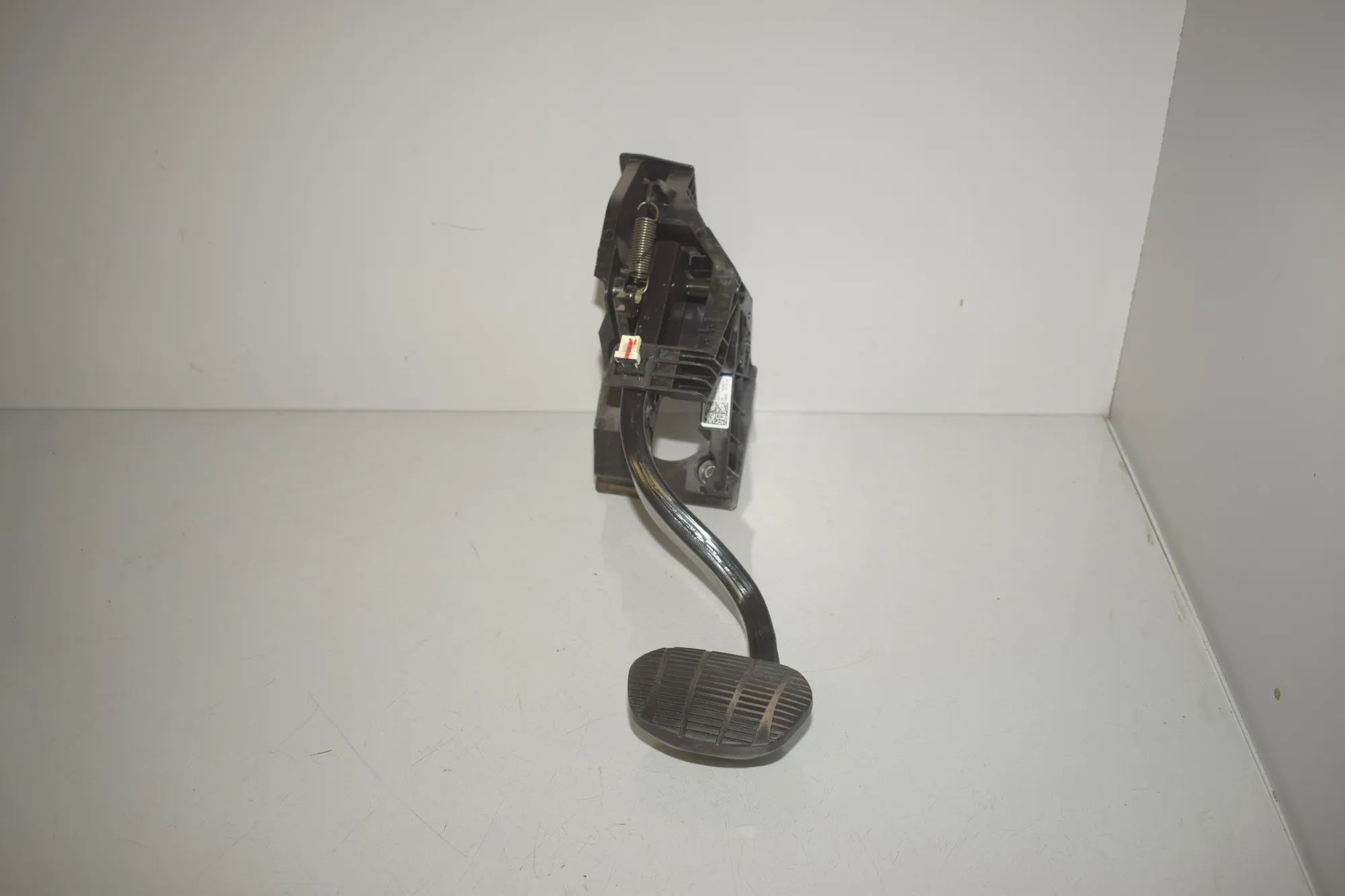 Brake Pedal – OEM 6856596 · BMW X1 (F48) xDrive 18 d 2018