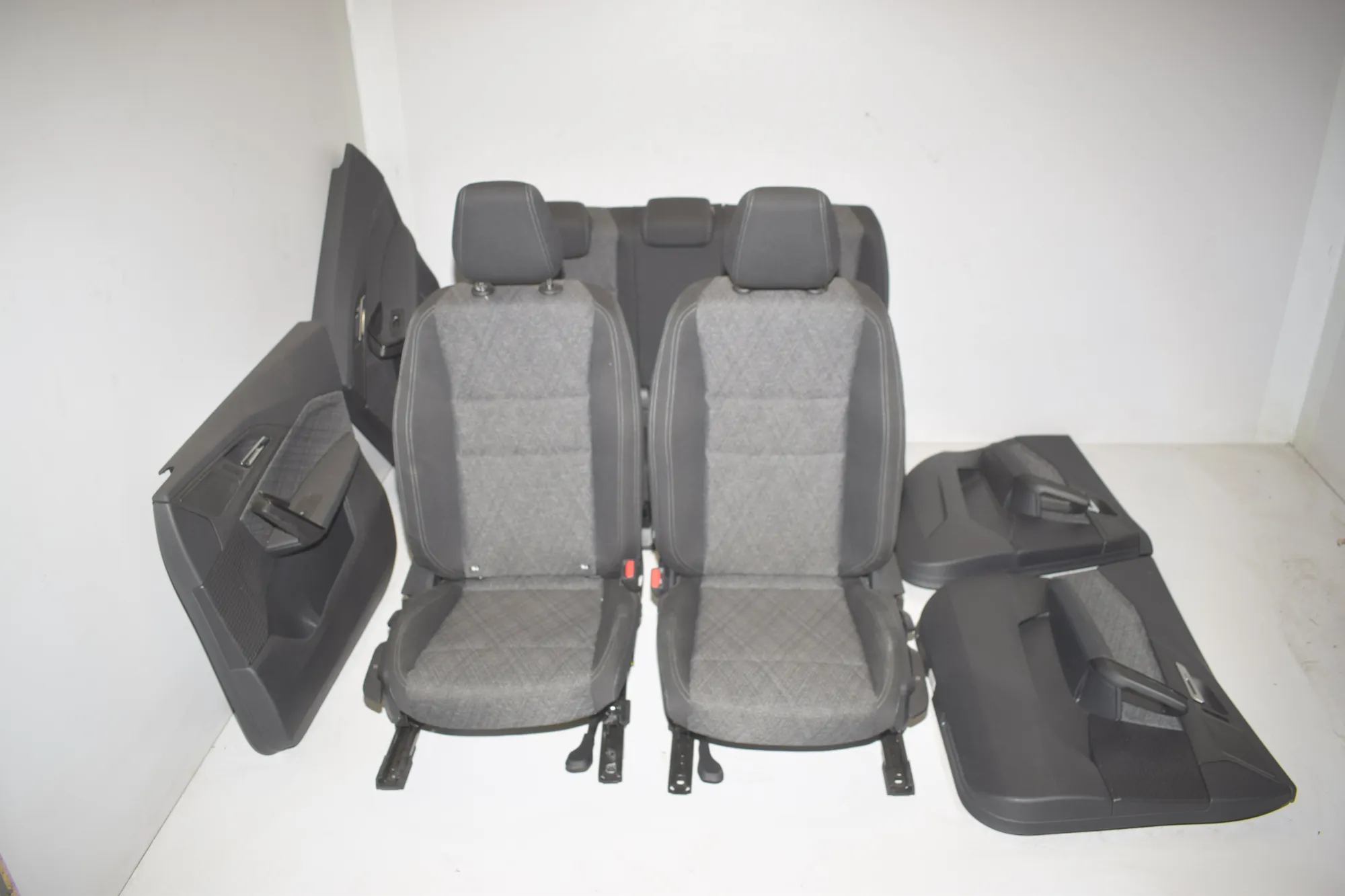 Seat set · BMW X1 (U11) (2022 - -) BMW X1 (U11) sDrive 18 i 2024 – 2